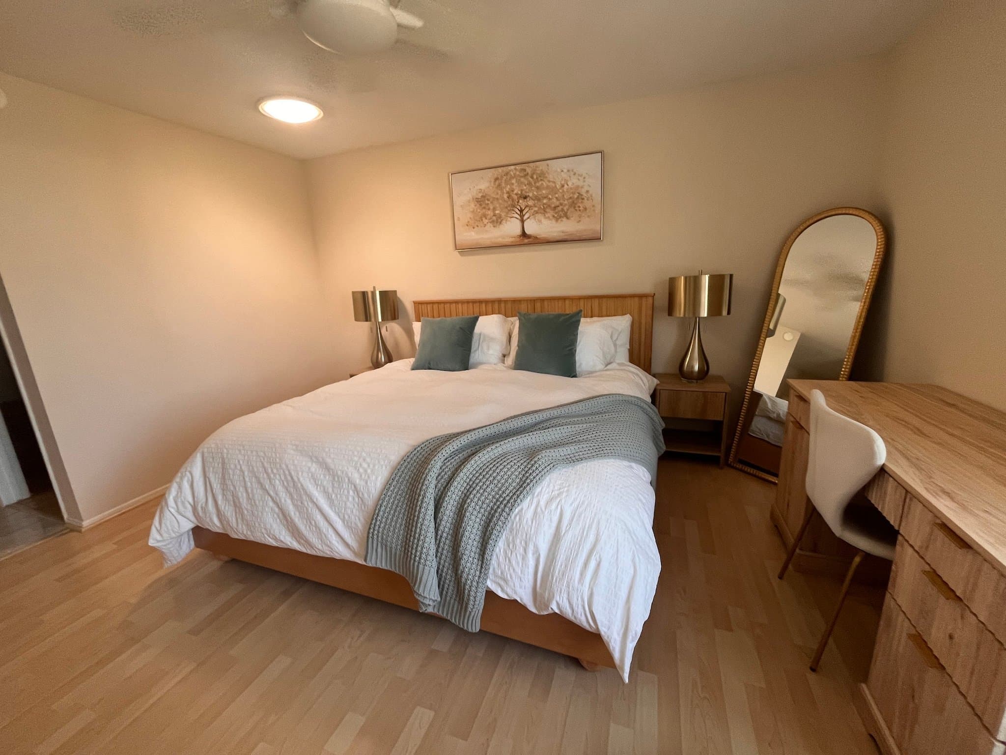 Ventura Condo: 3075 E Harbor Blvd