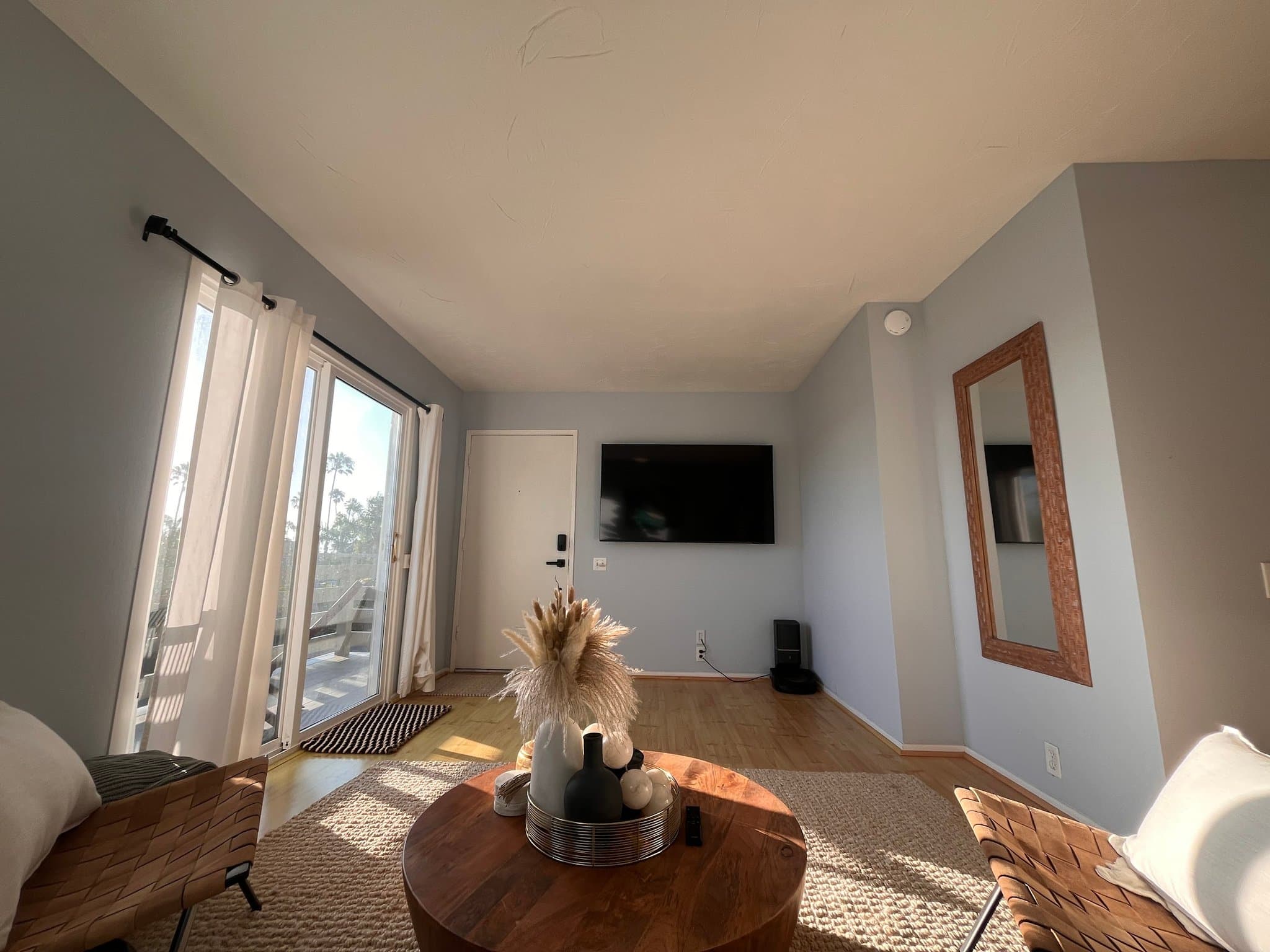 Ventura Condo: 3075 E Harbor Blvd