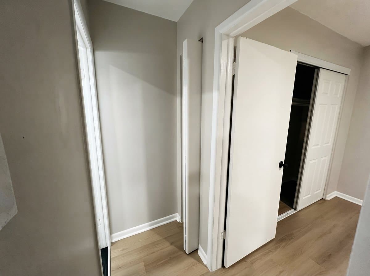 Stratford Apartment: 319 Columbia Avenue