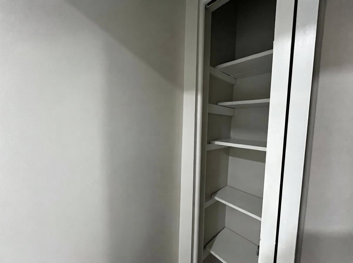 Stratford Apartment: 319 Columbia Avenue