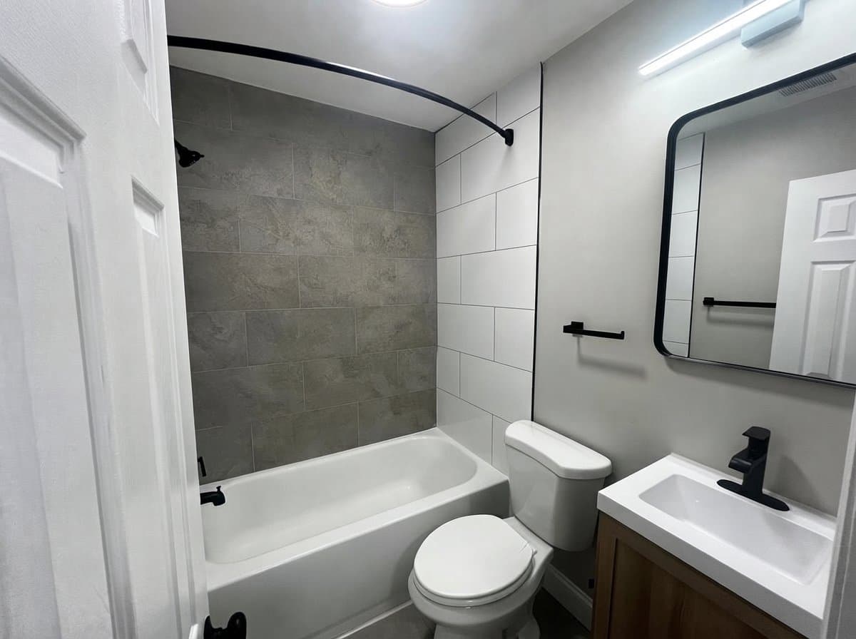 Stratford Apartment: 319 Columbia Avenue