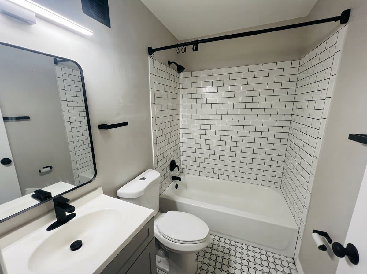 Stratford Apartment: 319 Columbia Avenue