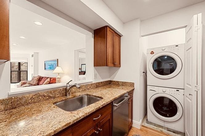 Boston Condo: 16 Harcourt St