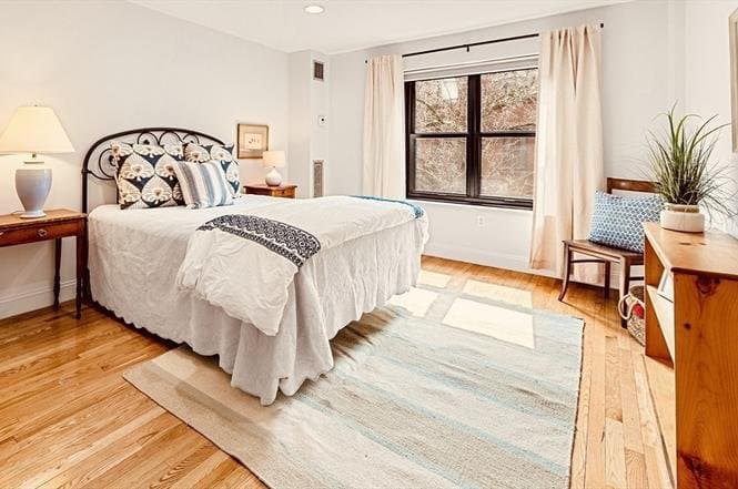 Boston Condo: 16 Harcourt St