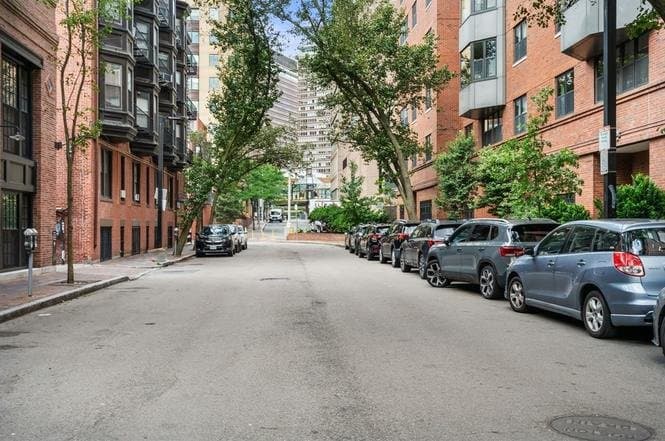 Boston Condo: 16 Harcourt St