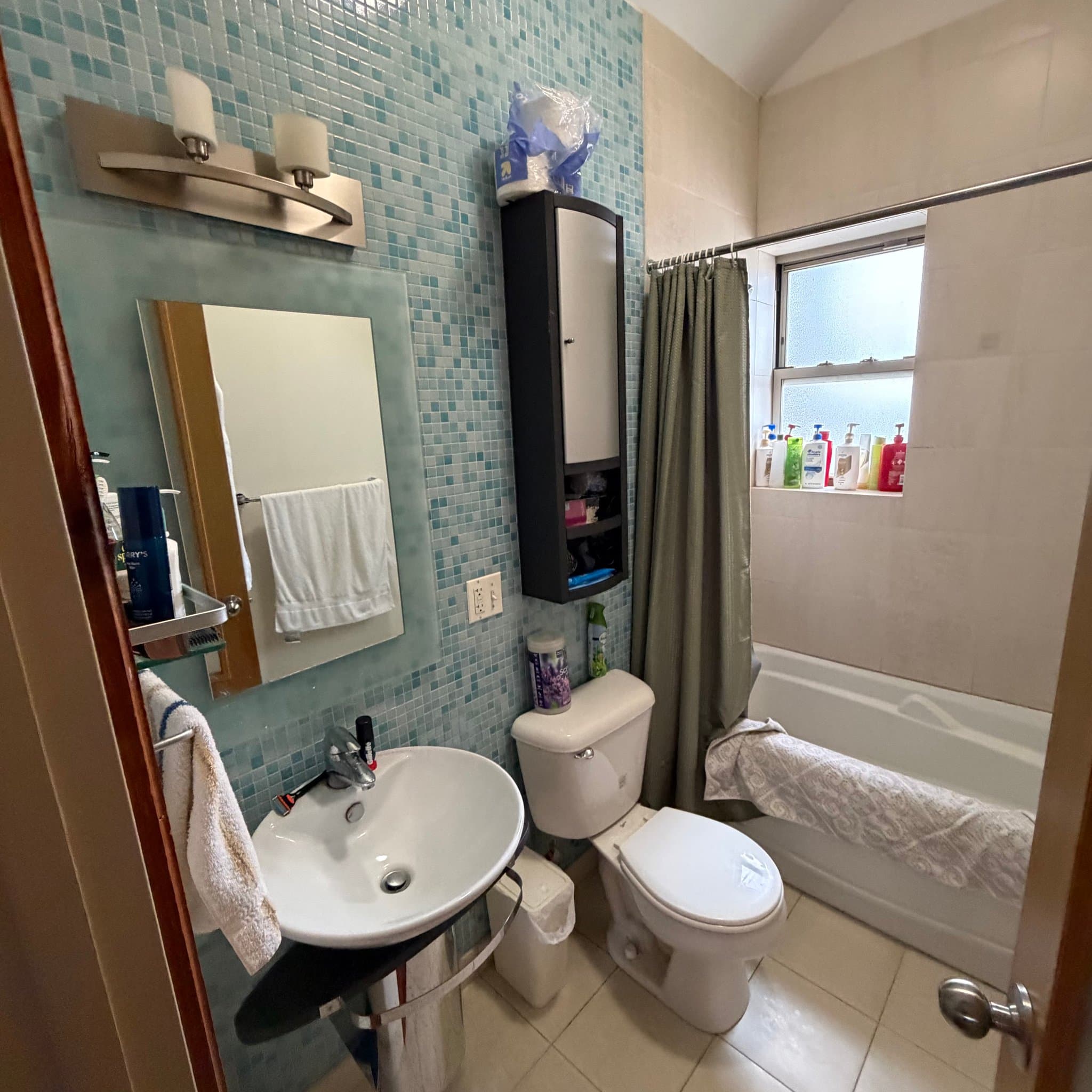Chicago Apartment: 5346 S Cornell