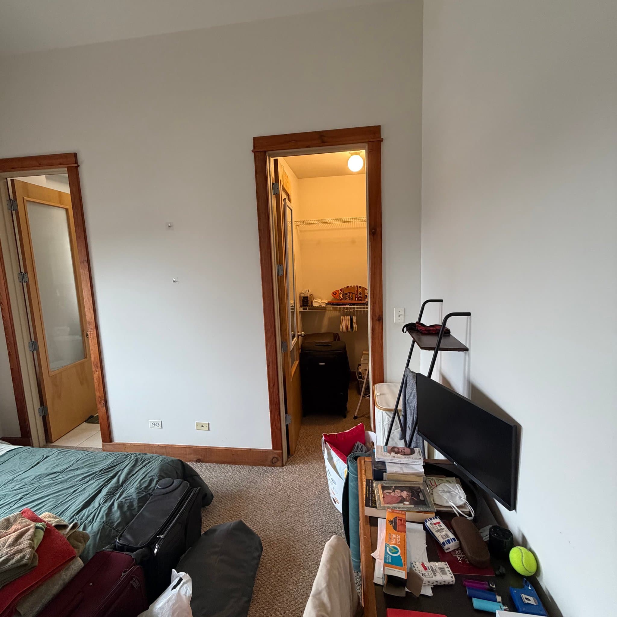 Chicago Apartment: 5346 S Cornell