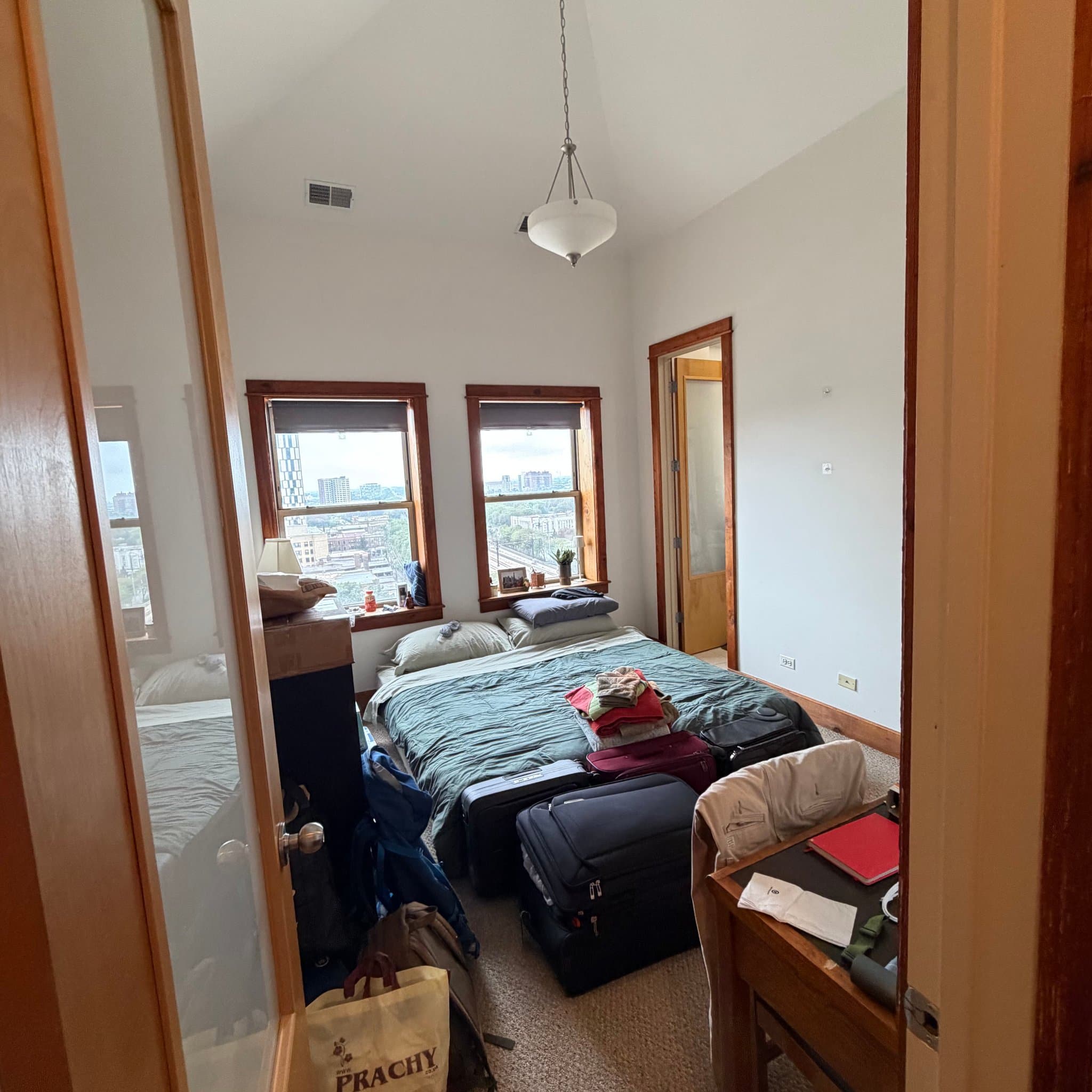 Chicago Apartment: 5346 S Cornell