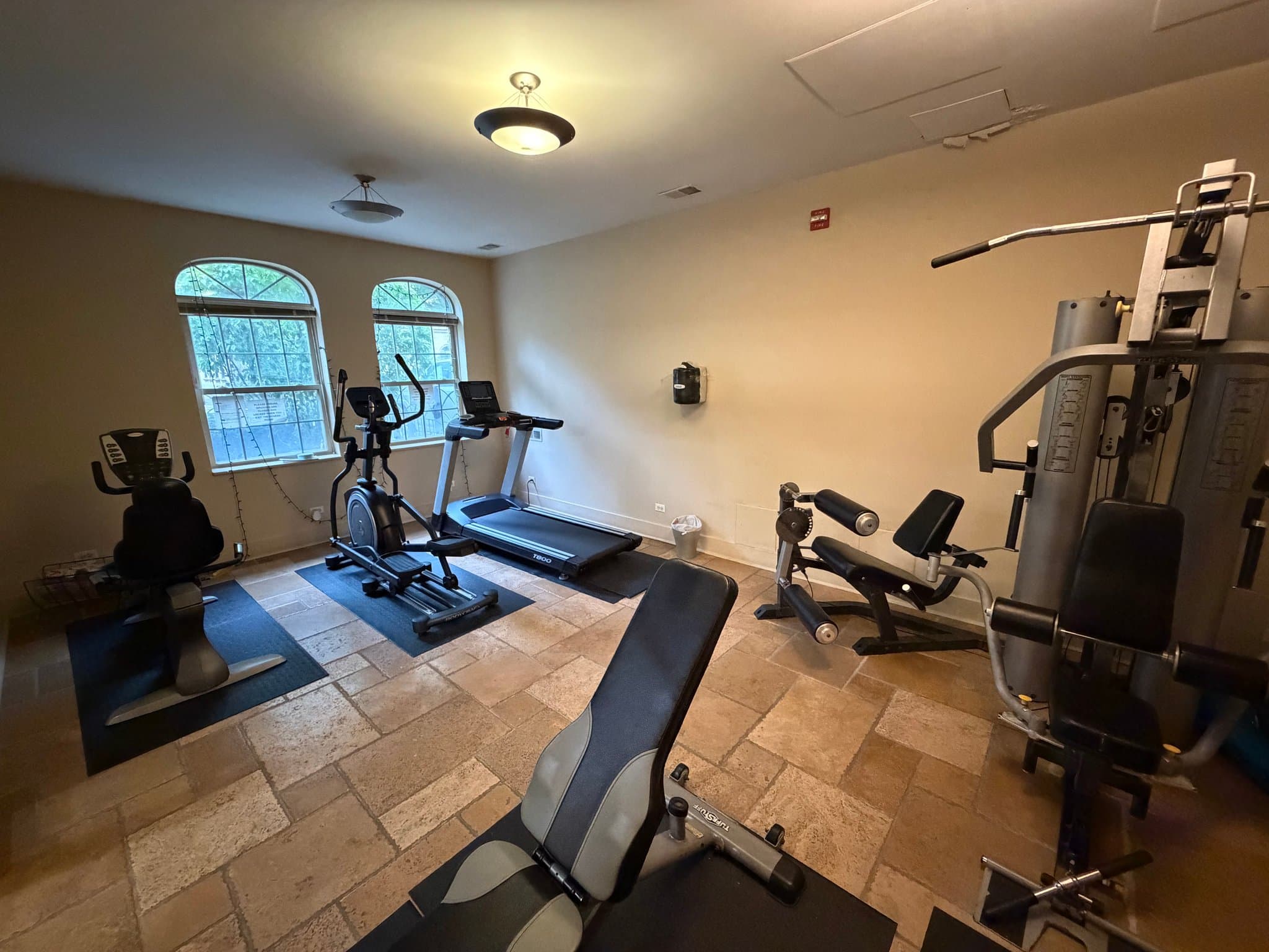 Chicago Apartment: 5346 S Cornell