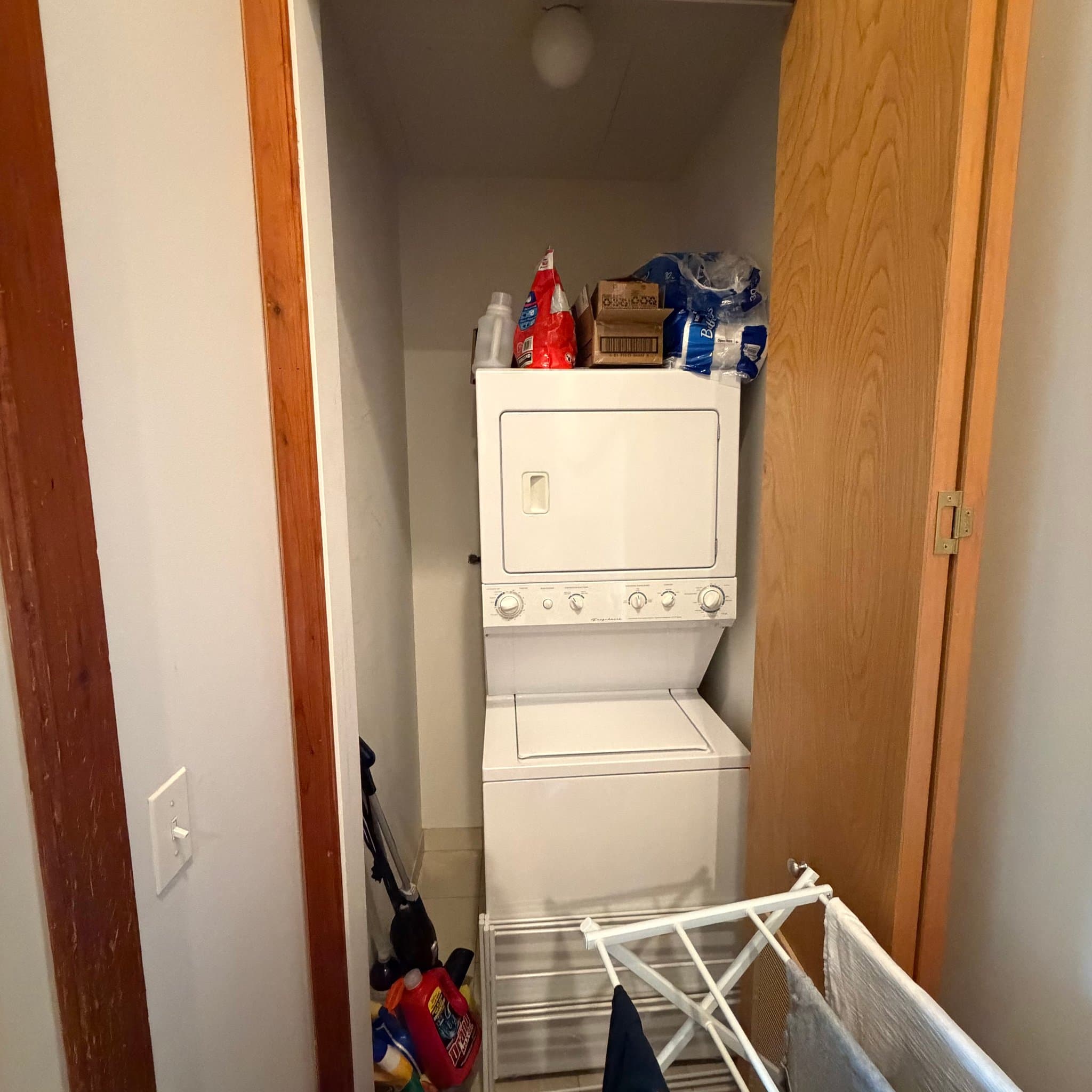 Chicago Apartment: 5346 S Cornell