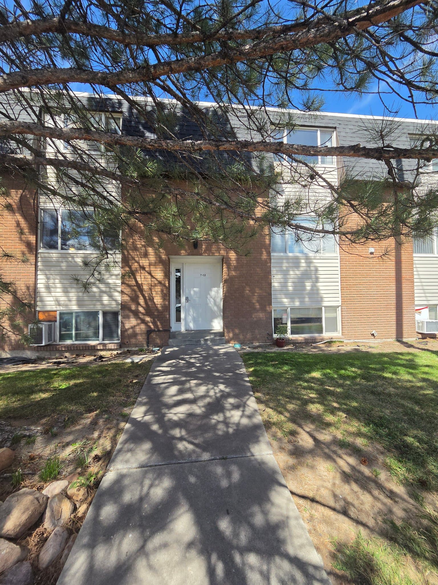 Sandy Condo: 265 East 8880 South