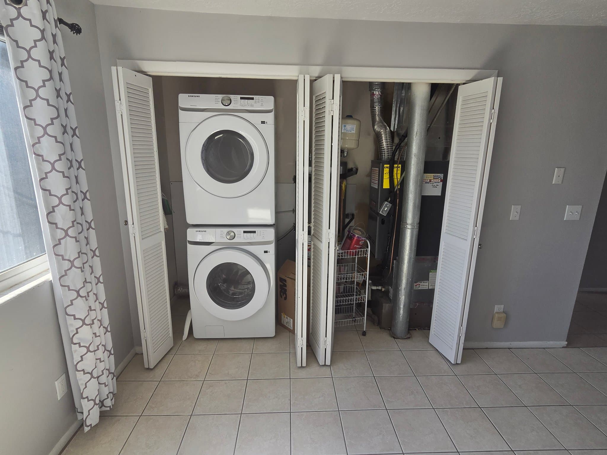 Sandy Condo: 265 East 8880 South