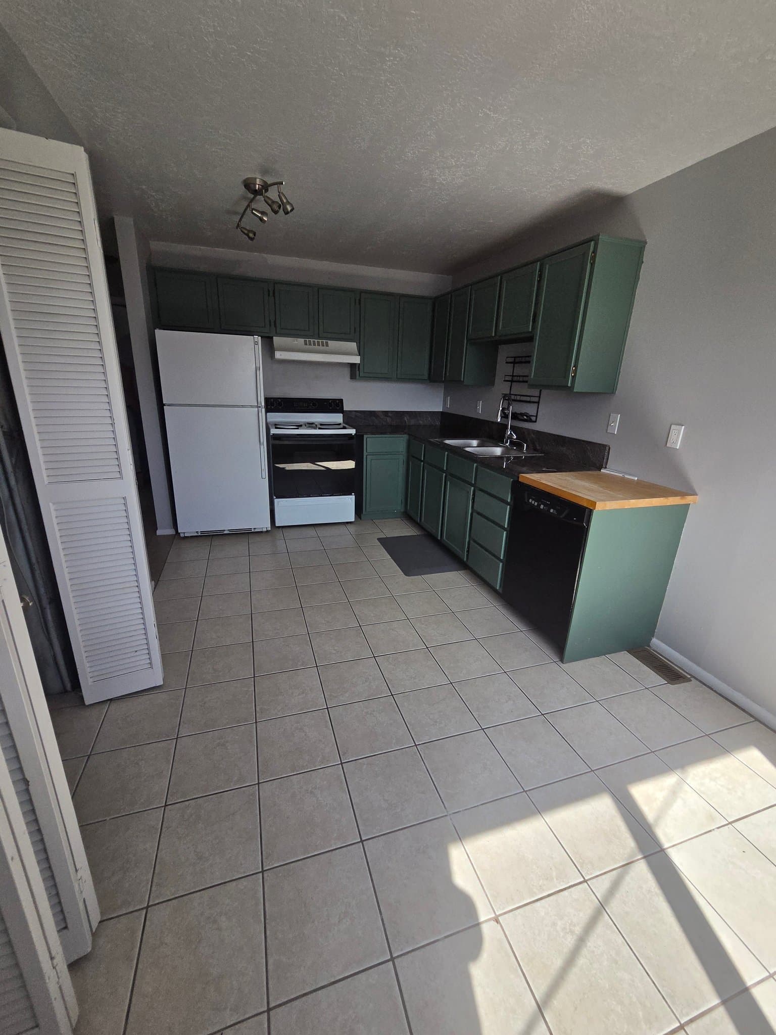 Sandy Condo: 265 East 8880 South