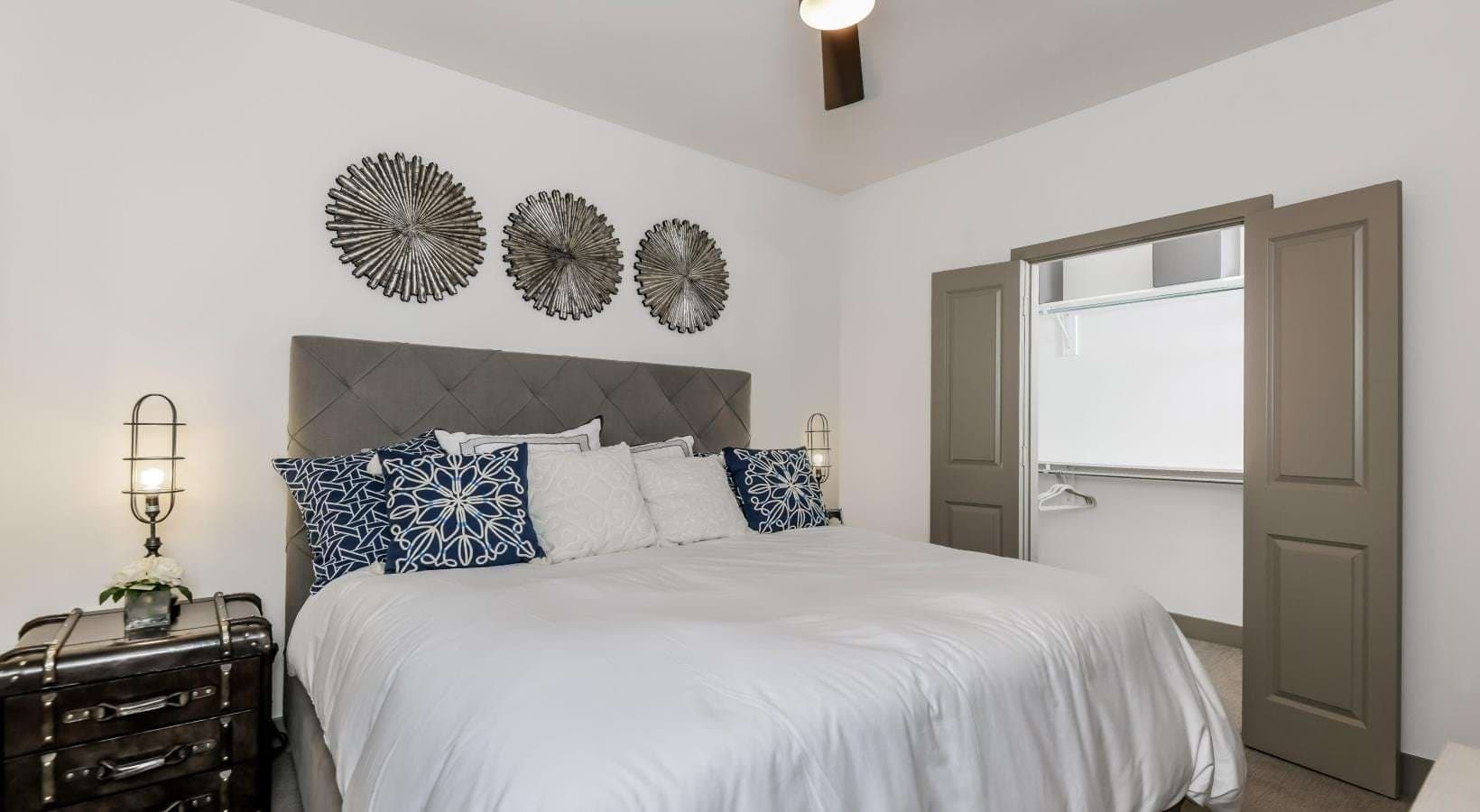 Dallas Apartment: 8025 Forest Ln
