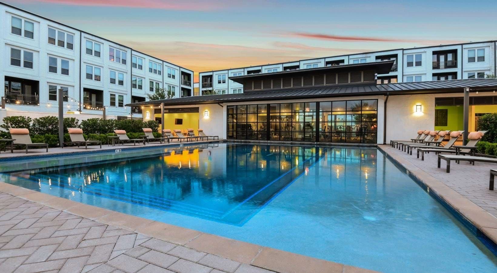 Dallas Apartment: 8025 Forest Ln