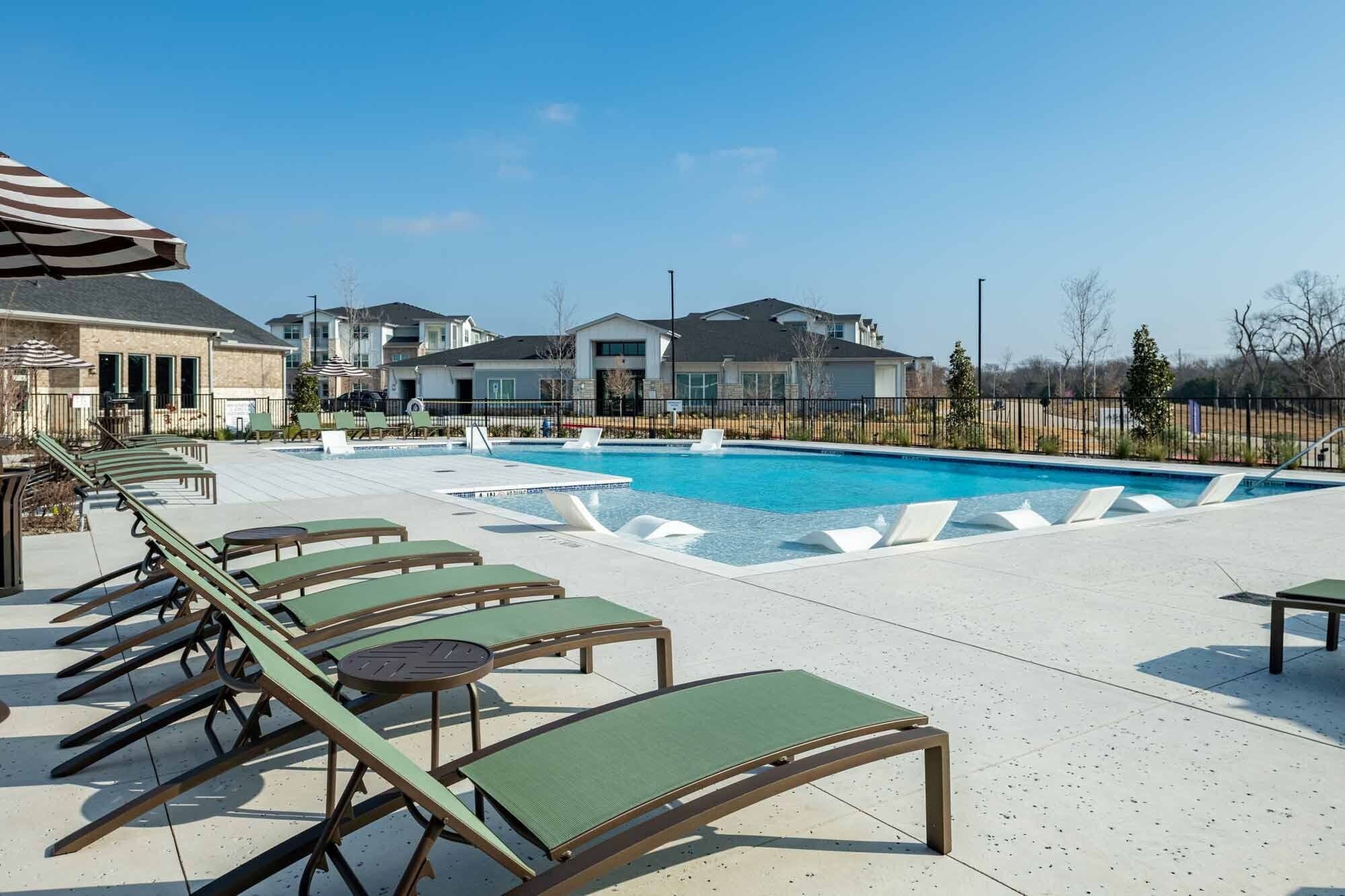 Lavon Townhome: 445 Elevon Pkwy