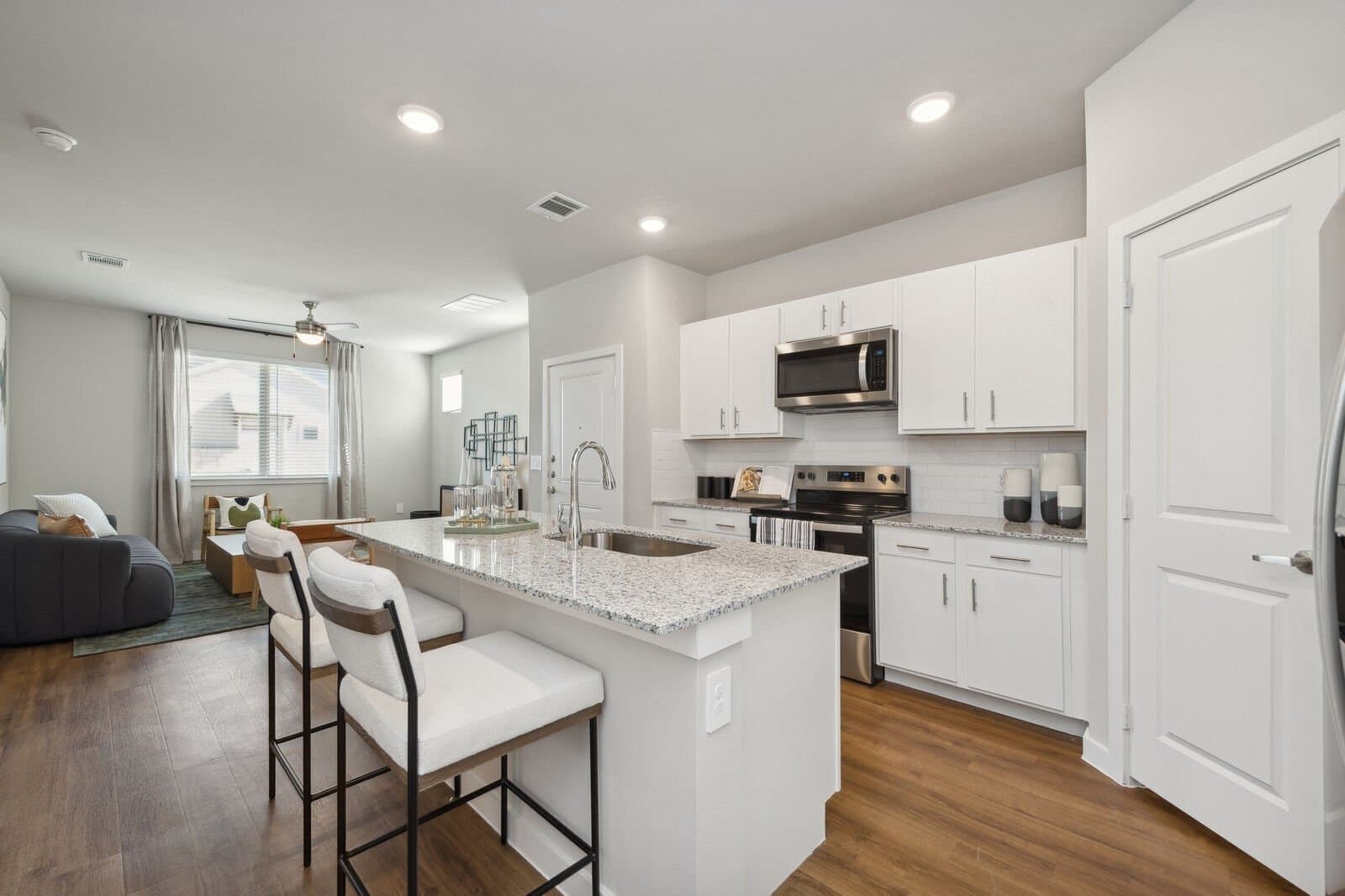 Lavon Townhome: 445 Elevon Pkwy