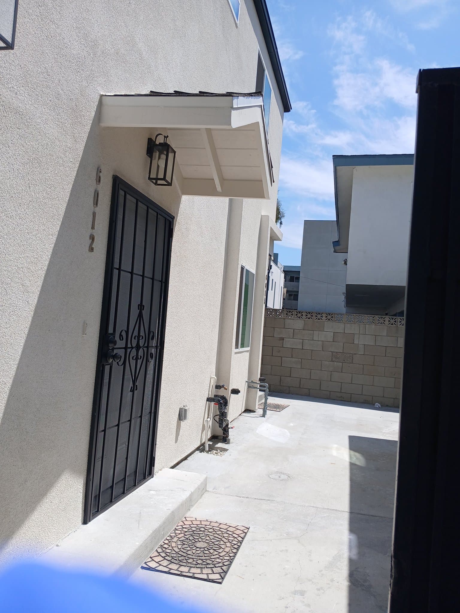 North Hollywood Apartment: 6012 Colfax Ave