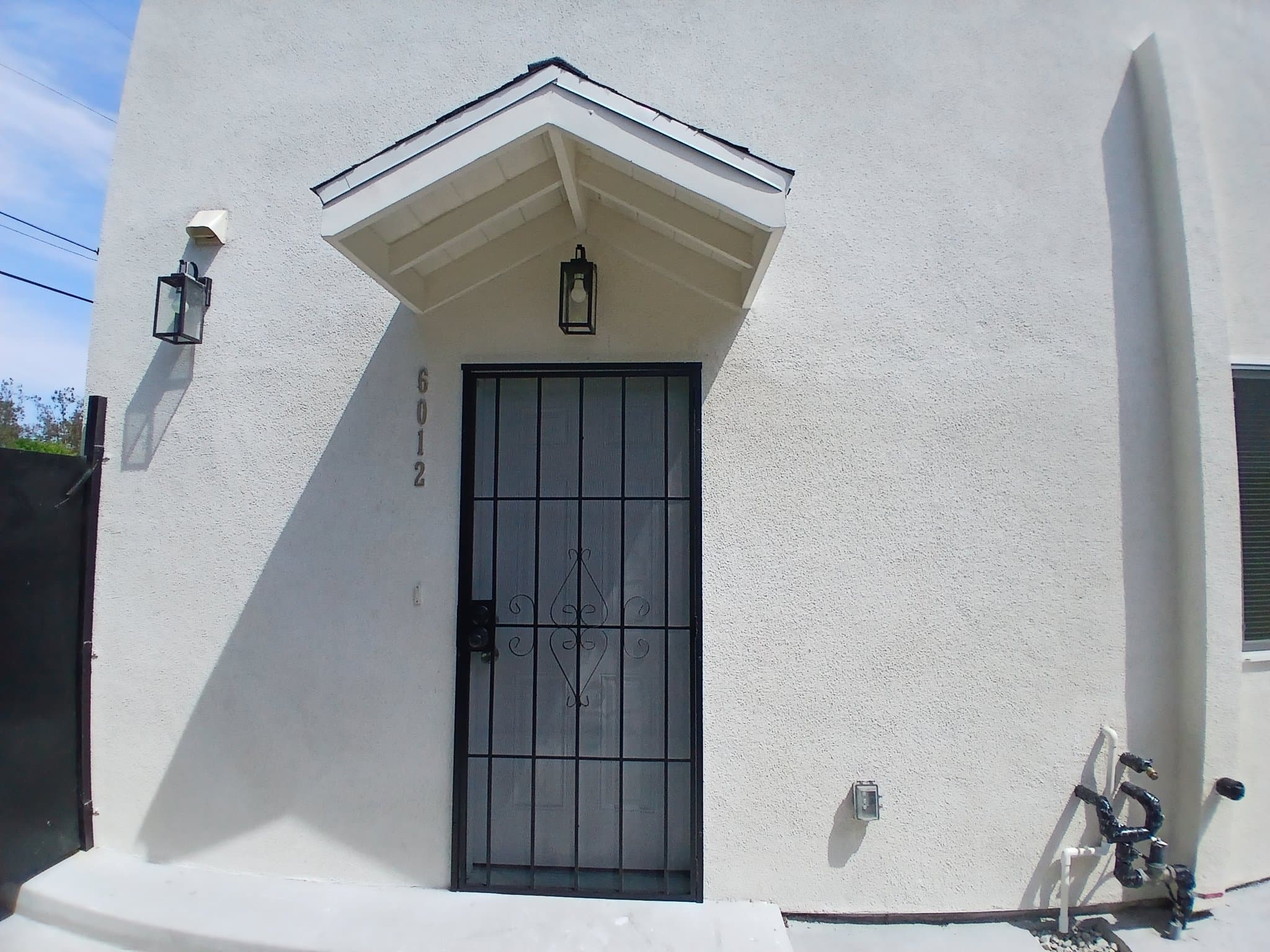 North Hollywood Apartment: 6012 Colfax Ave