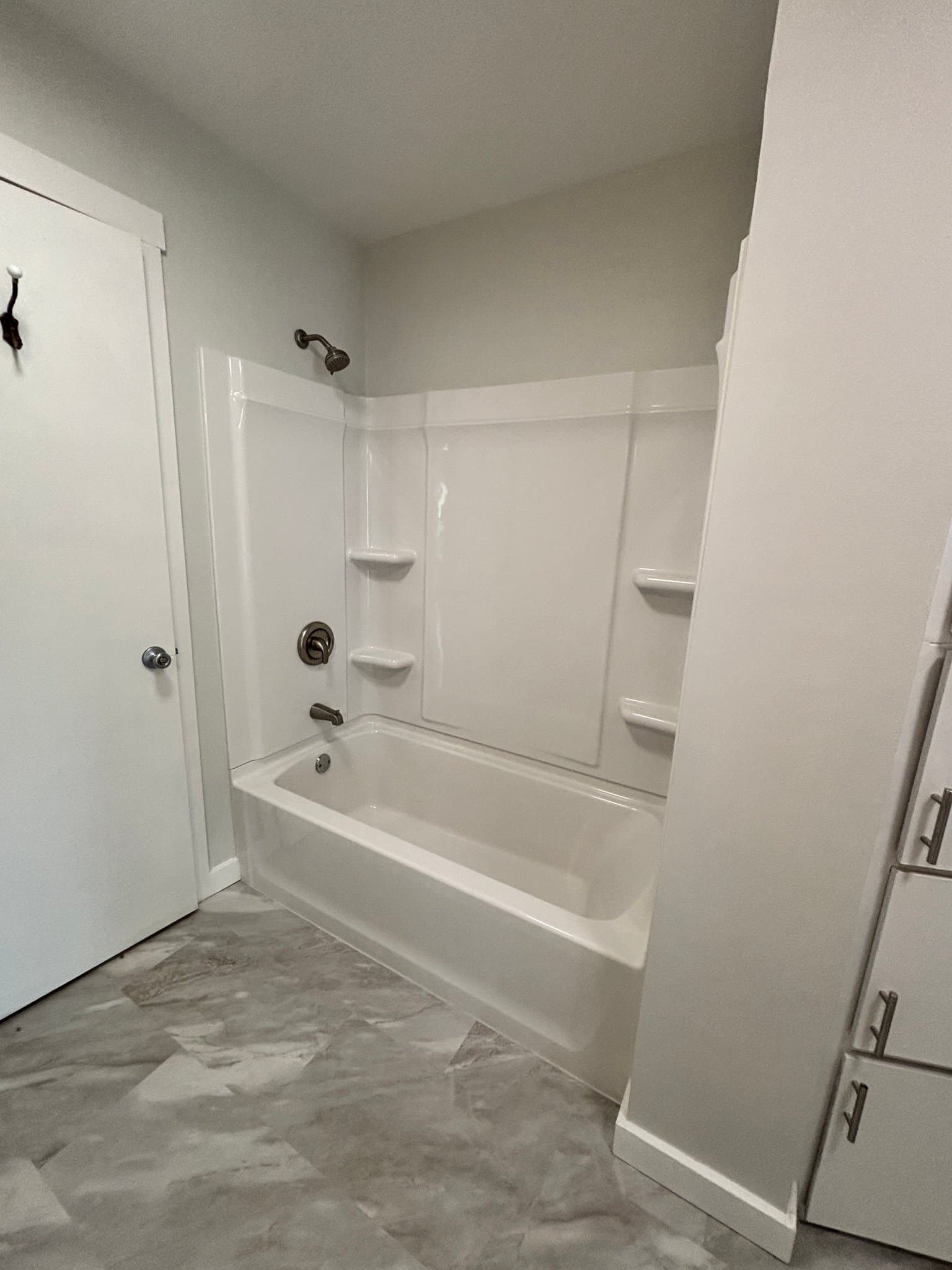 Portage House: 4727 Lexington Ave