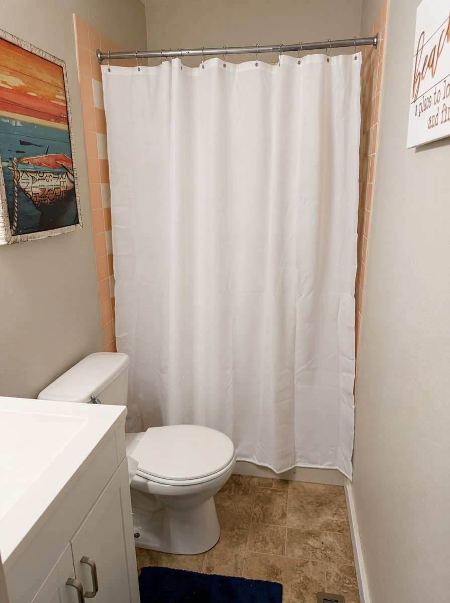 Chinook Apartment: 209 Indiana St