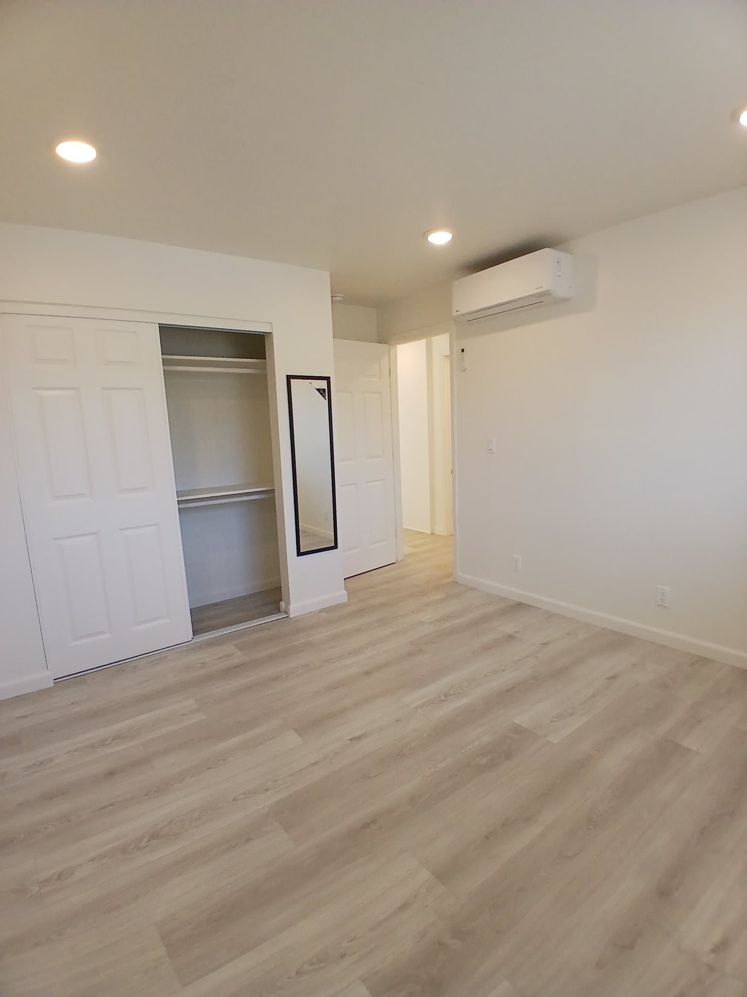North Hollywood Apartment: 6014 Colfax Ave.
