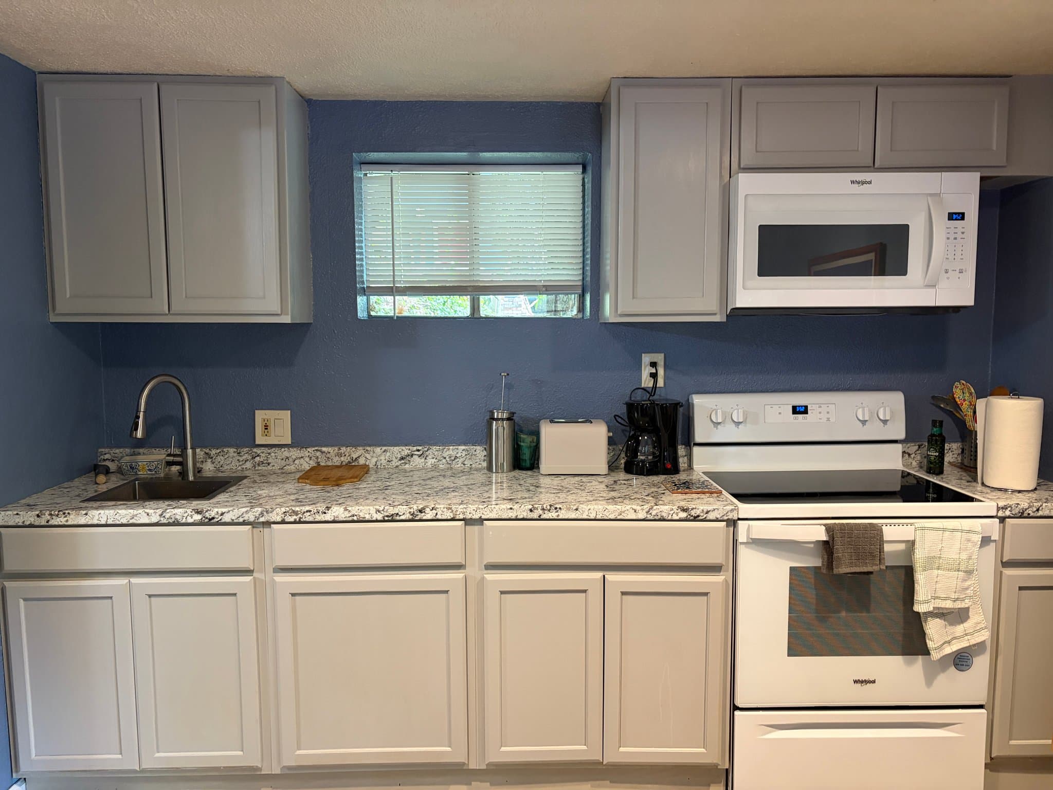 Guerneville House: 12000 Hwy 116