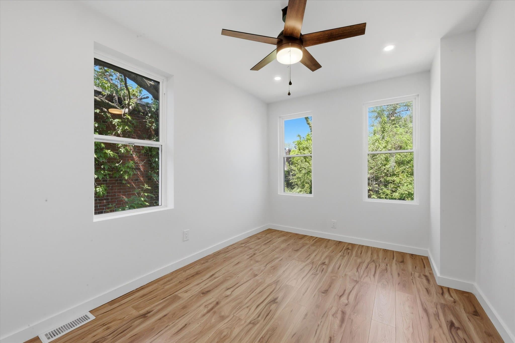 Philadelphia Townhome: 5011 Beaumont Ave