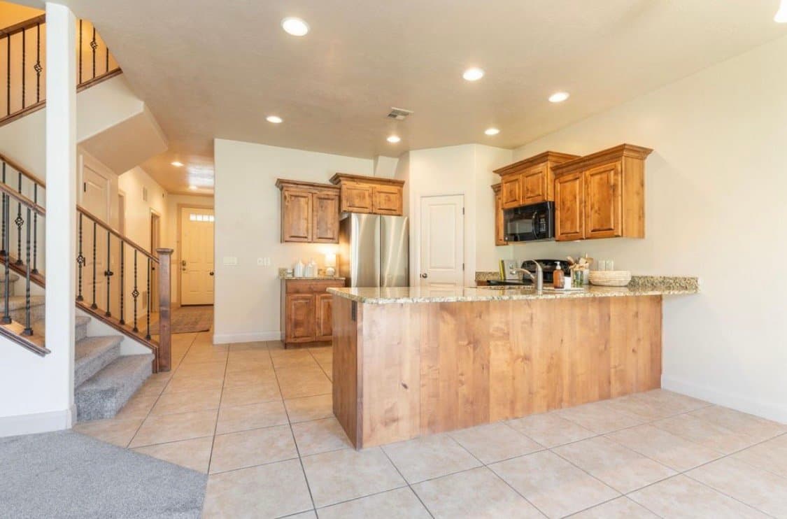 Washington Townhome: 150 N 1100 E