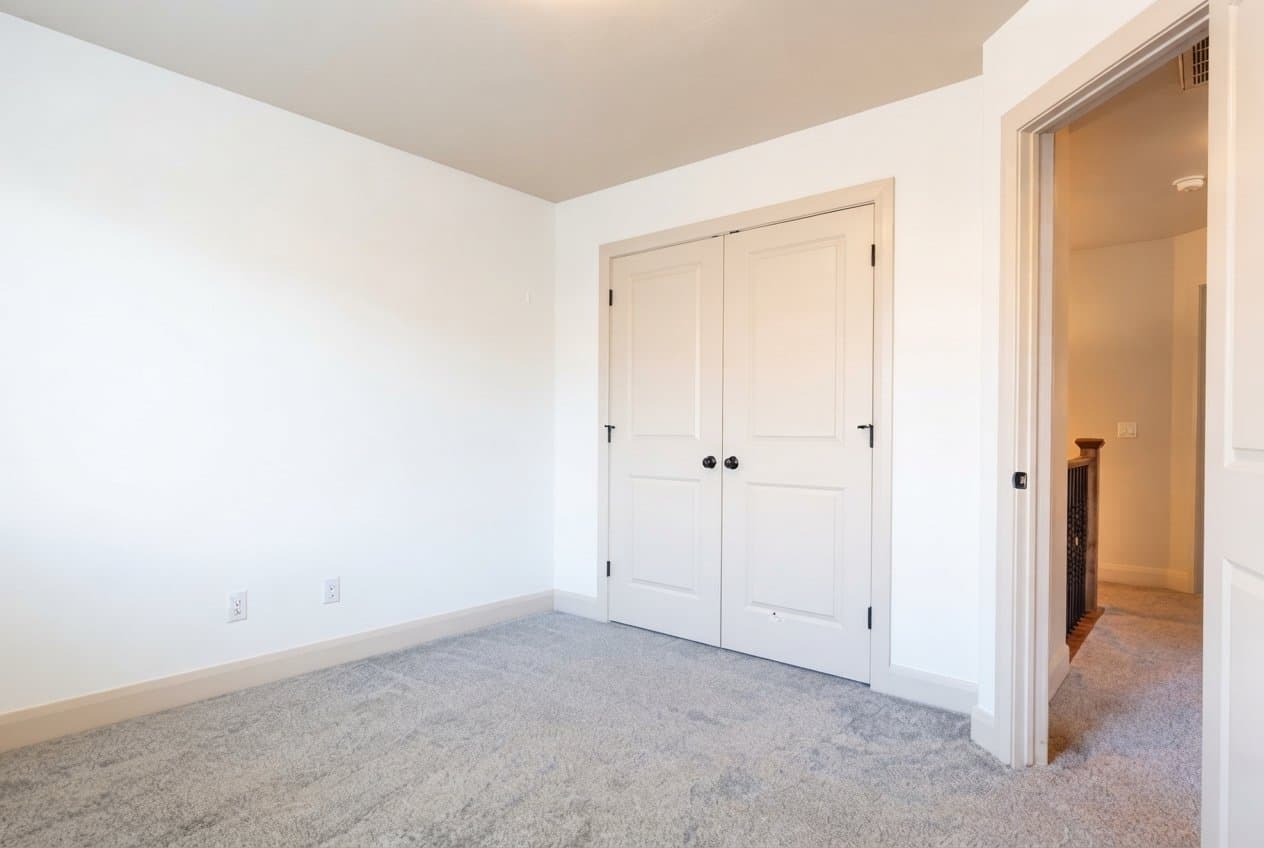Washington Townhome: 150 N 1100 E