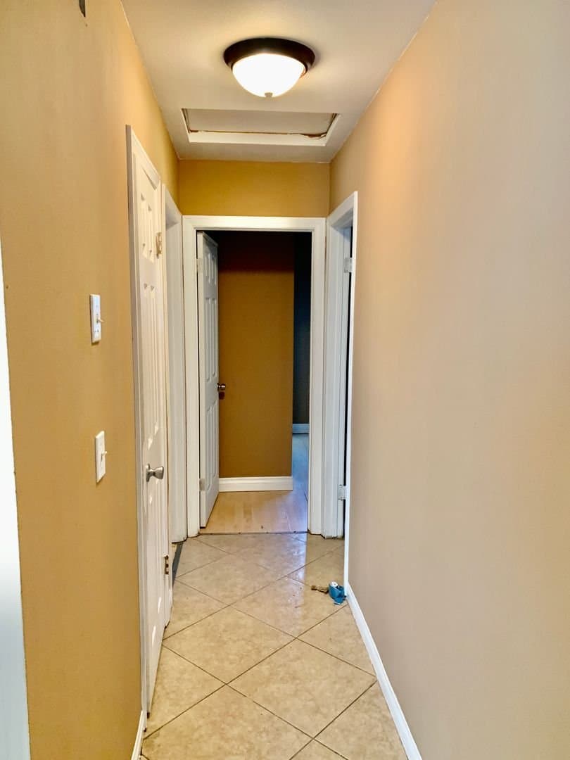 Lake Elsinore House: 16510 Lakeshore Drive