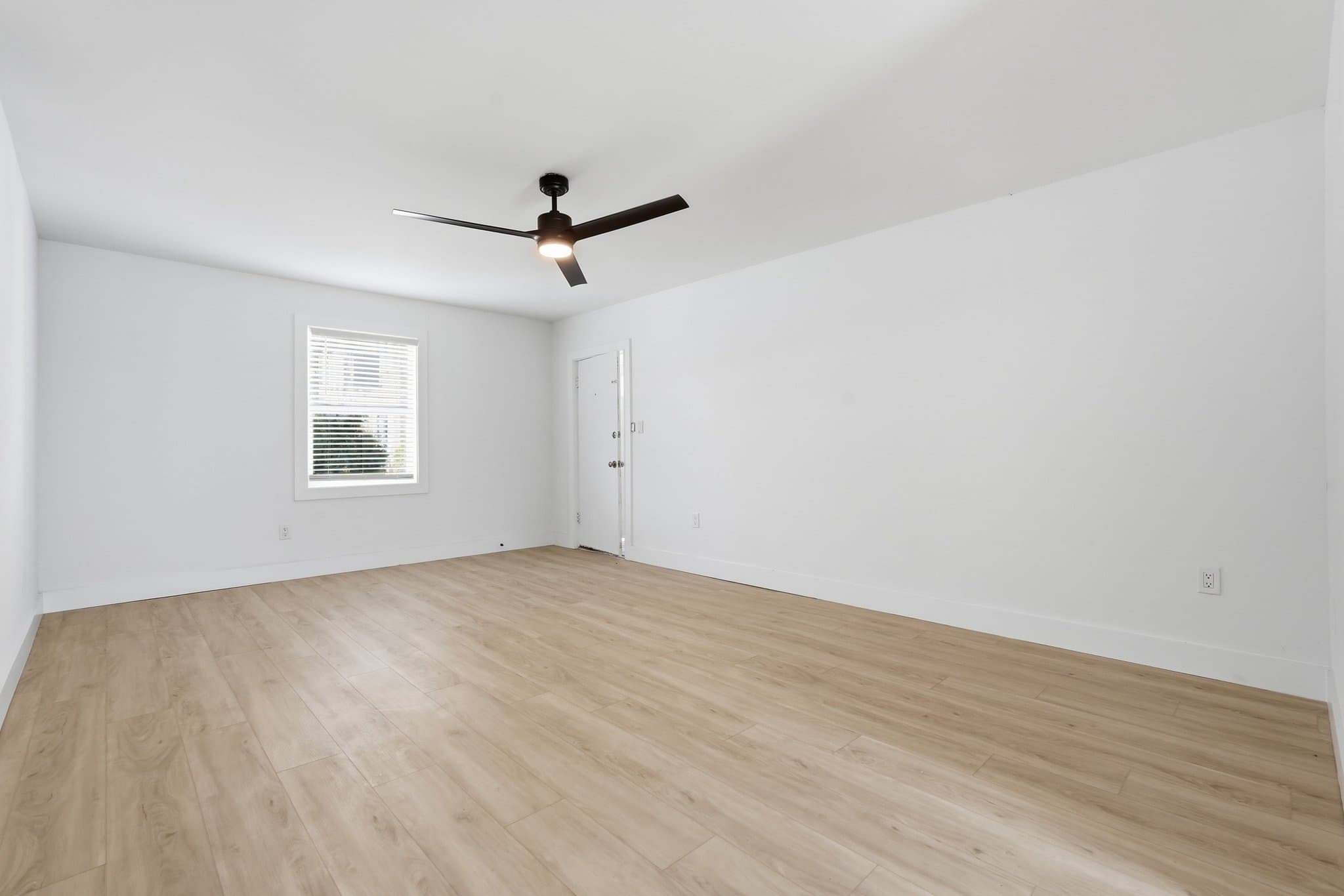 Myrtle Beach Townhome: 604 19th Ave N