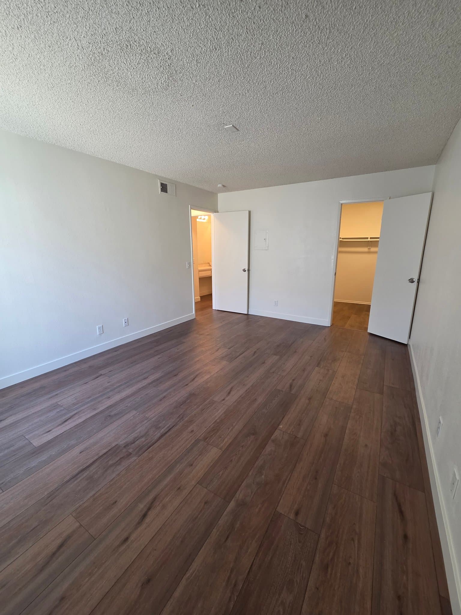 Santa Ana Single Room: 600 W 3rd St