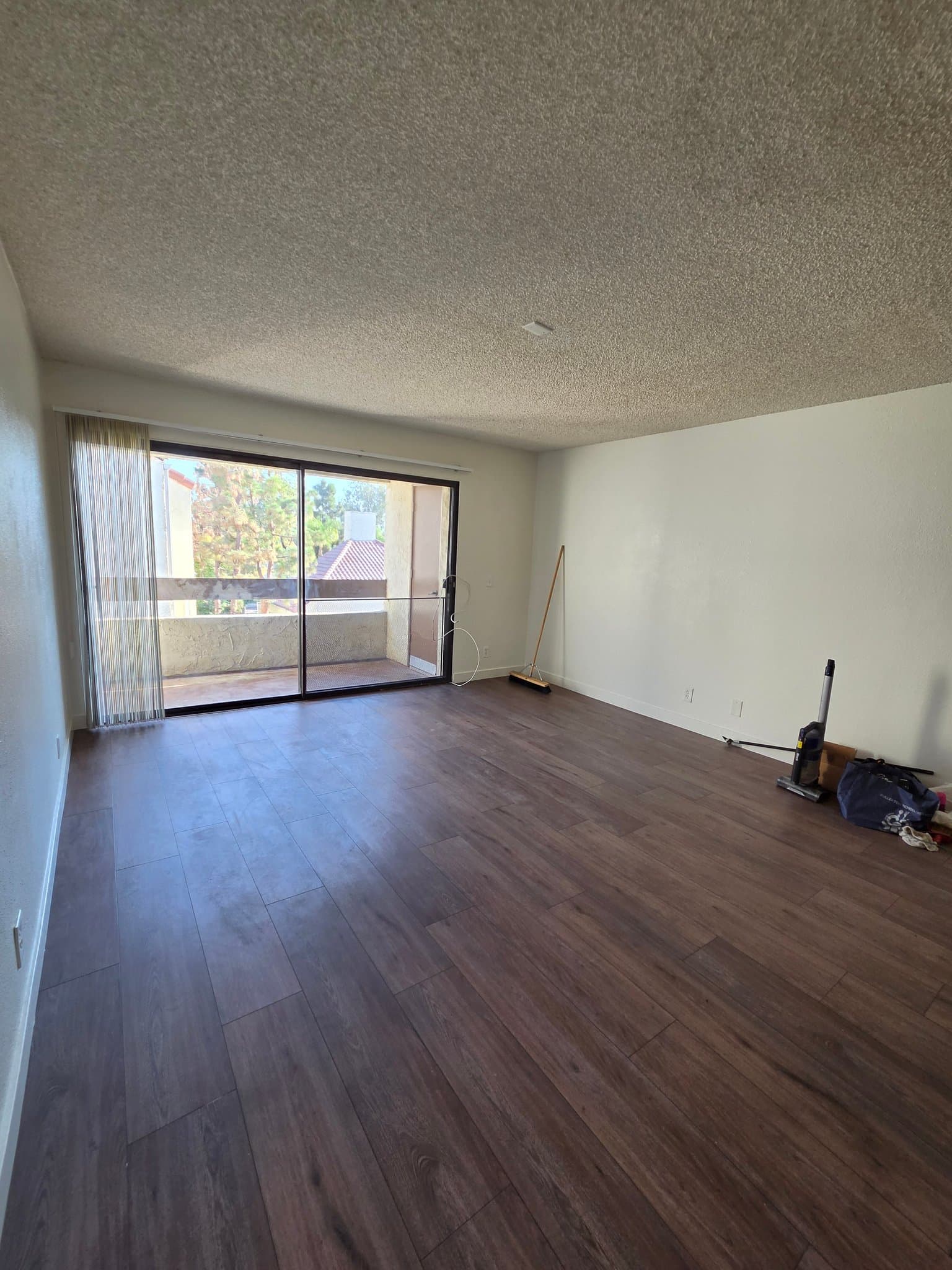 Santa Ana Single Room: 600 W 3rd St