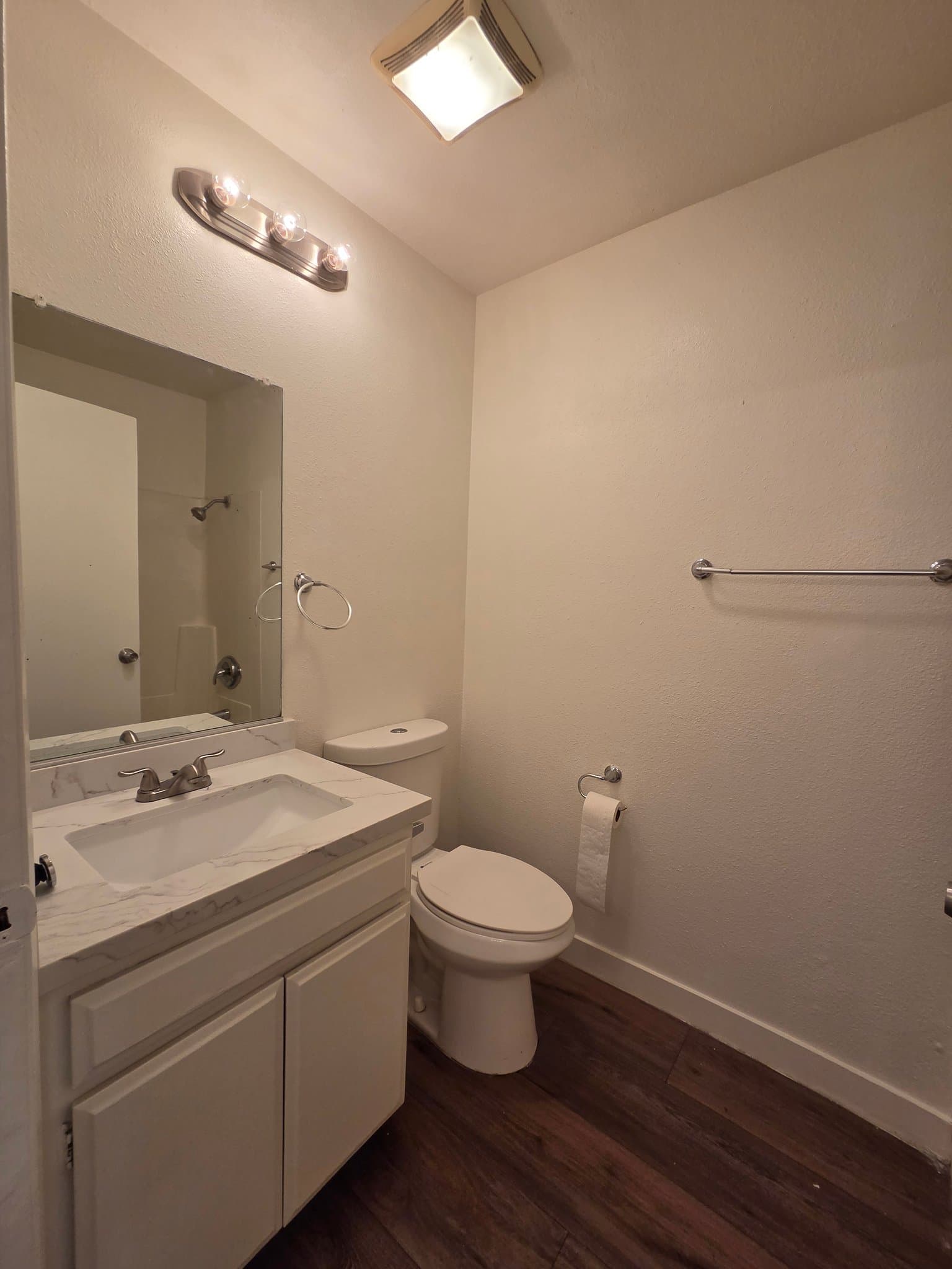 Santa Ana Single Room: 600 W 3rd St