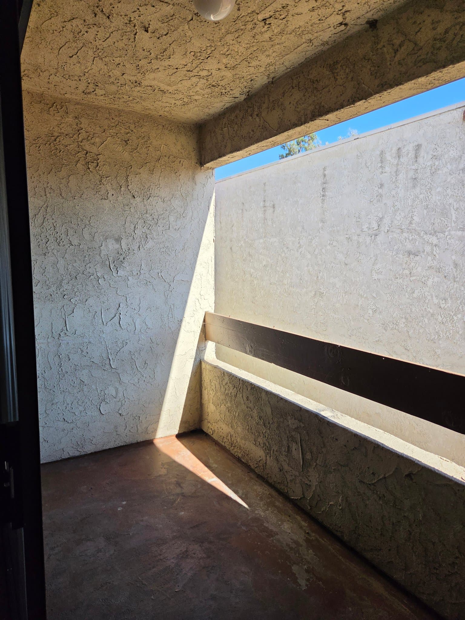Santa Ana Single Room: 600 W 3rd St