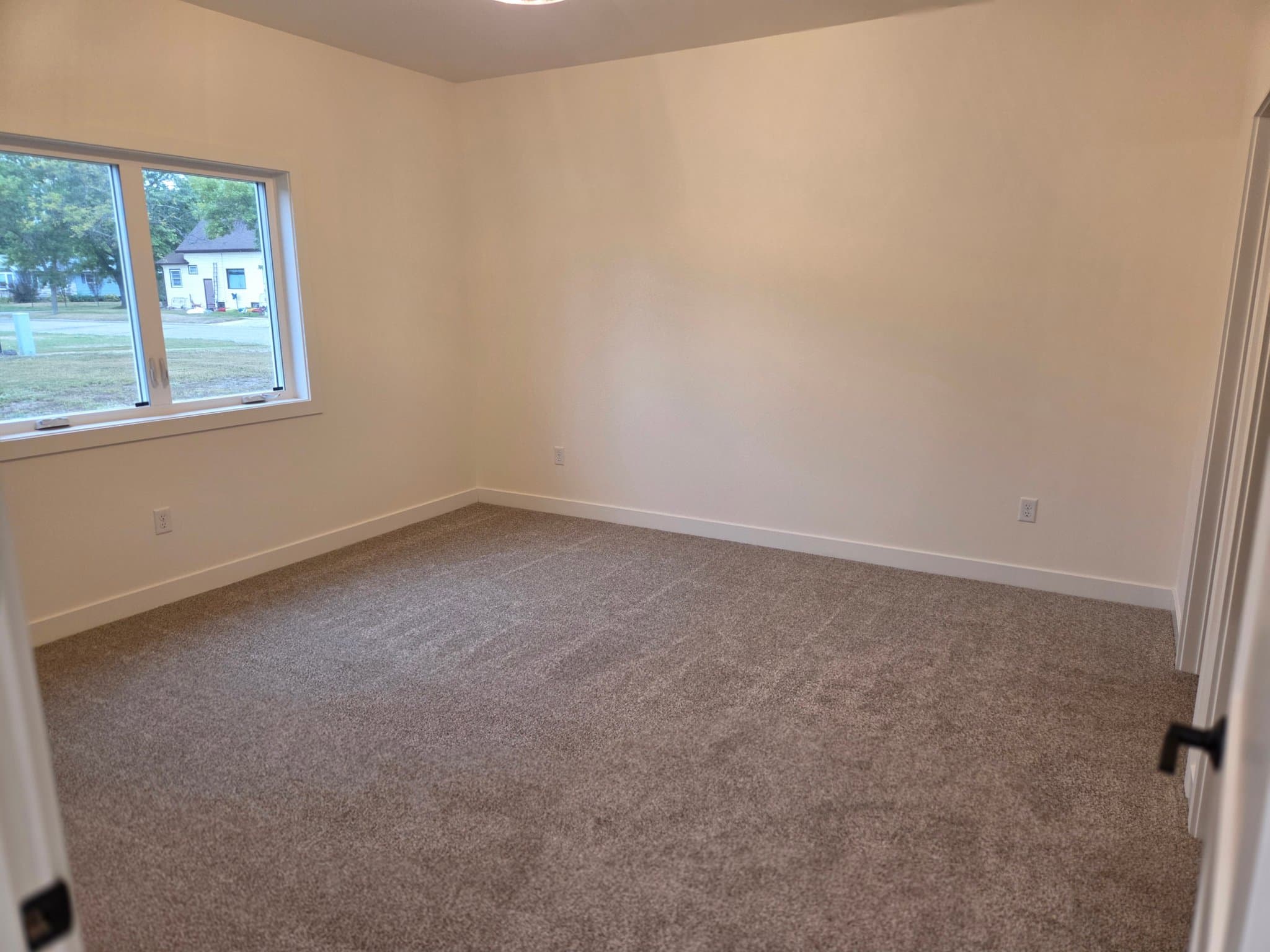 Wyndmere Townhome: 438 4th St