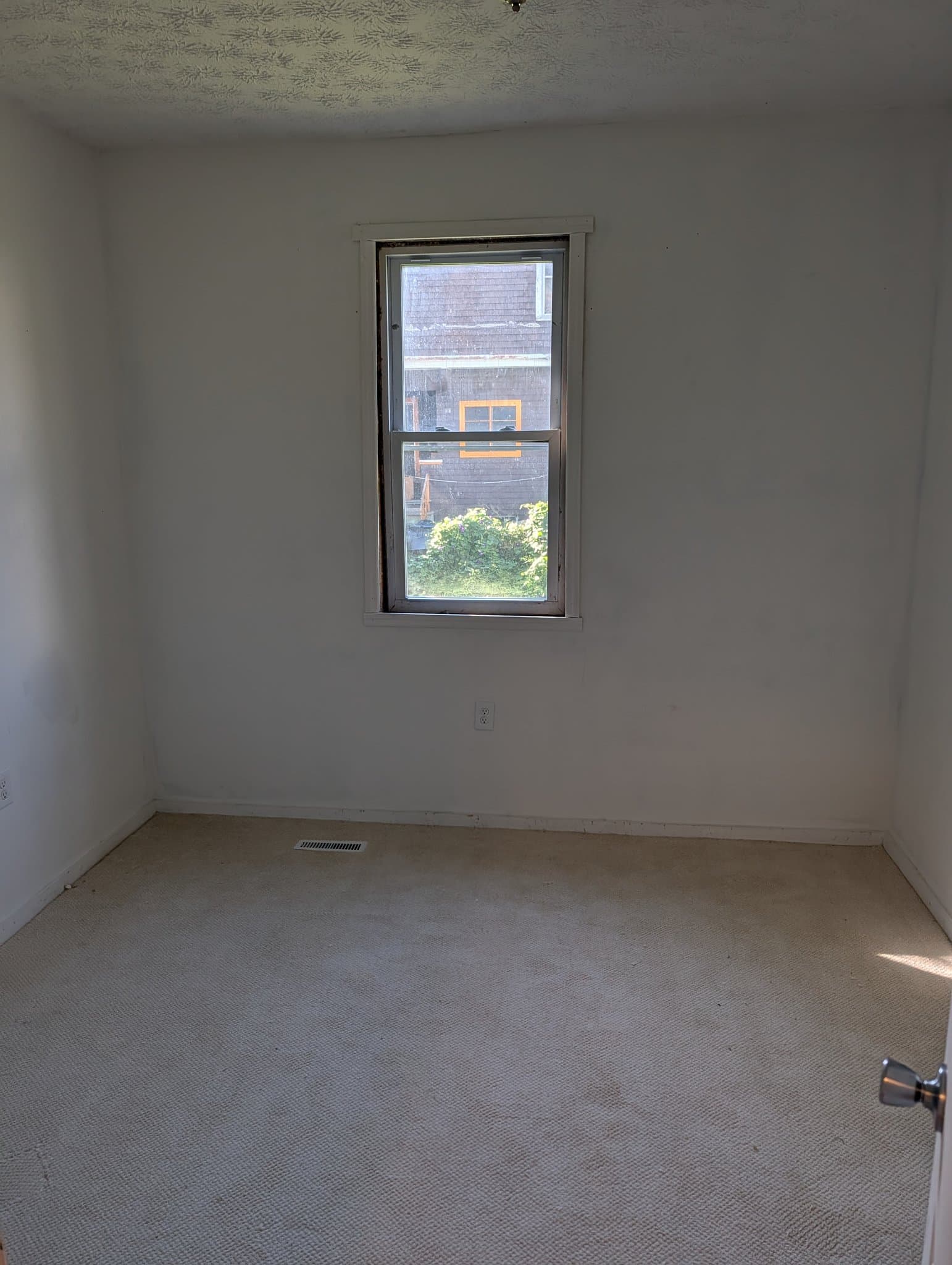 Lorain House: 761 Washington Ave