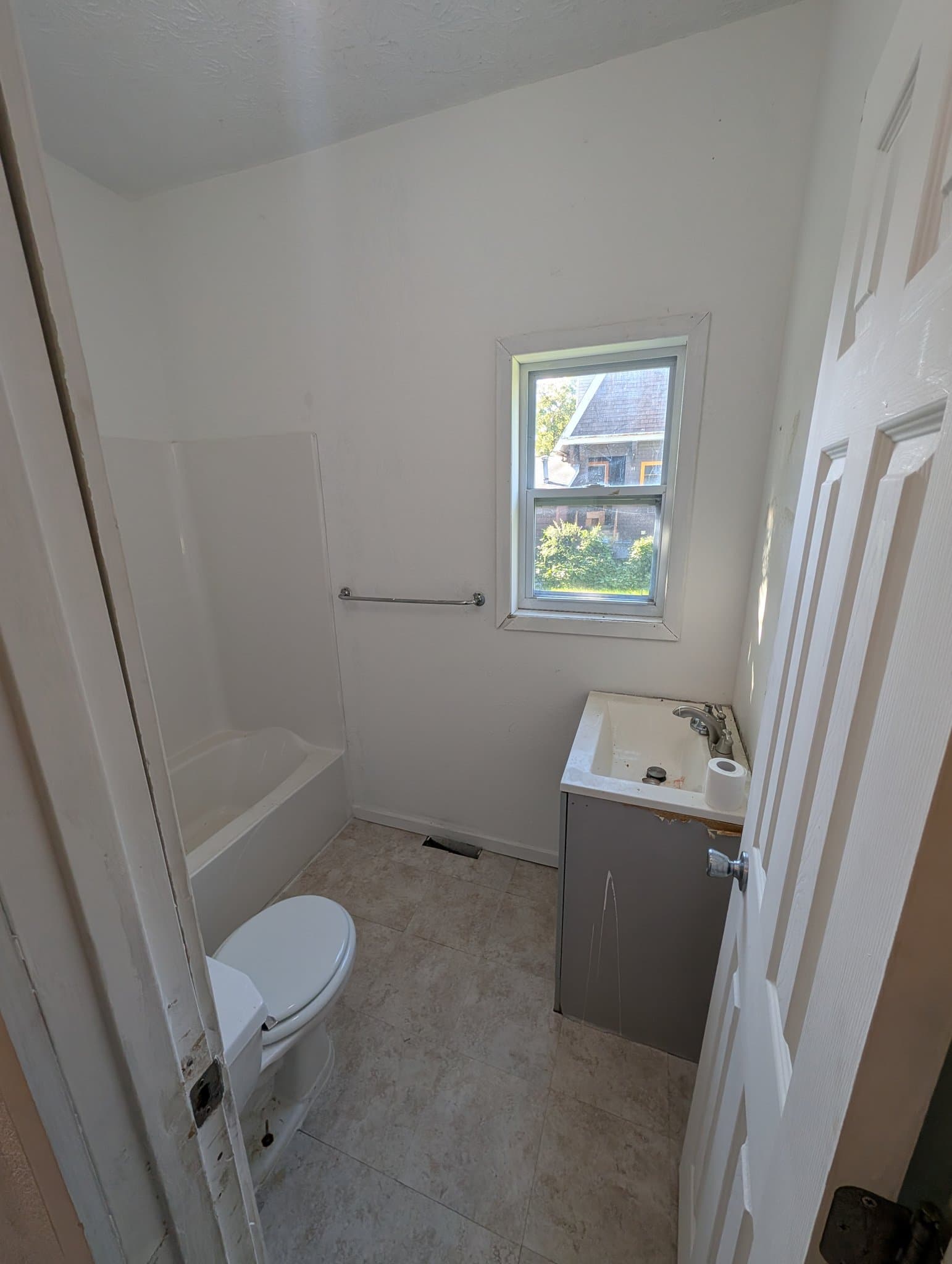 Lorain House: 761 Washington Ave