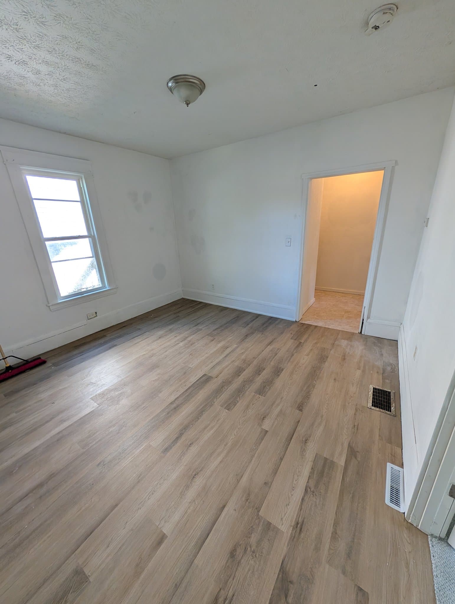 Lorain House: 761 Washington Ave