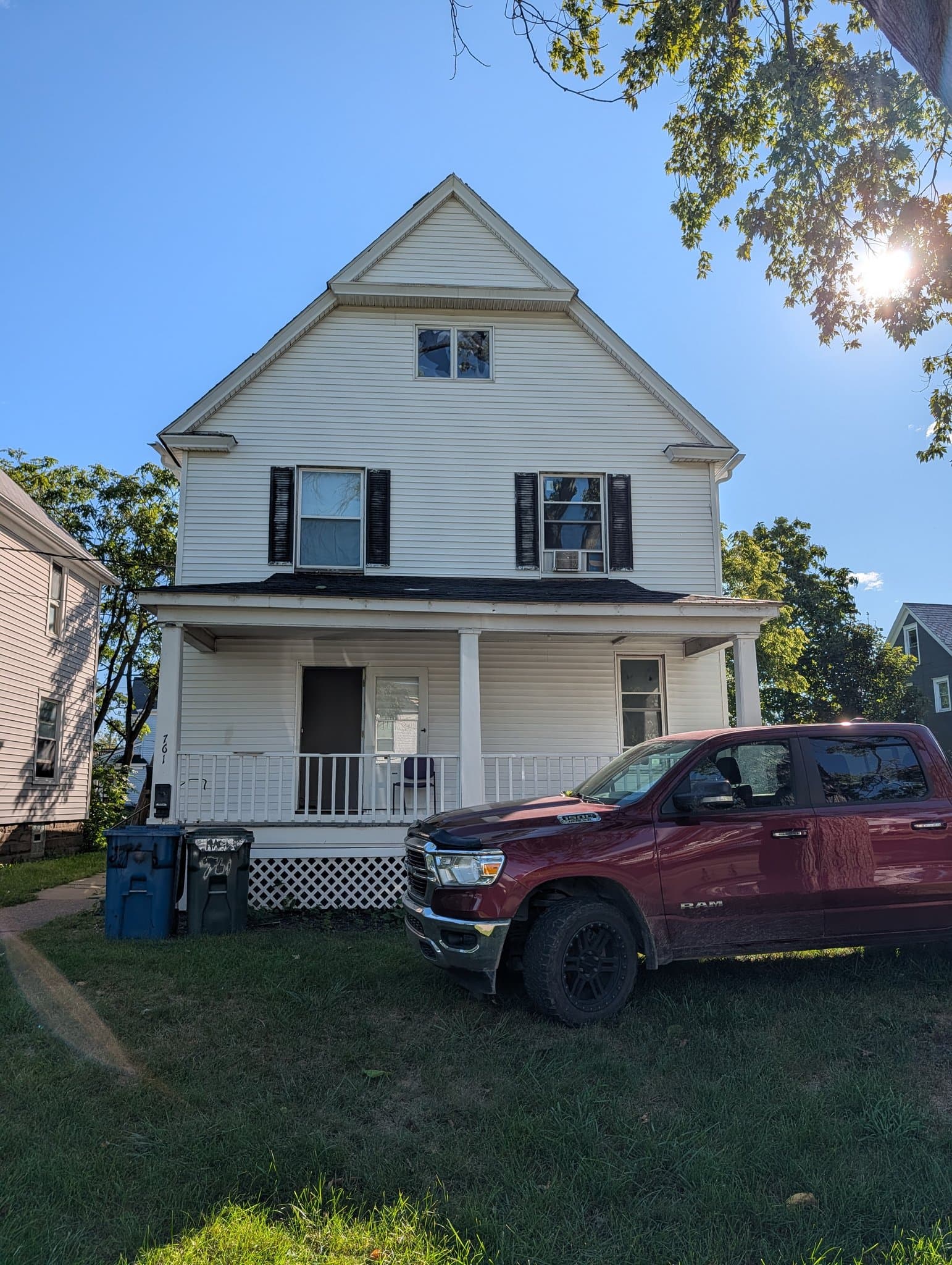 Lorain House: 761 Washington Ave