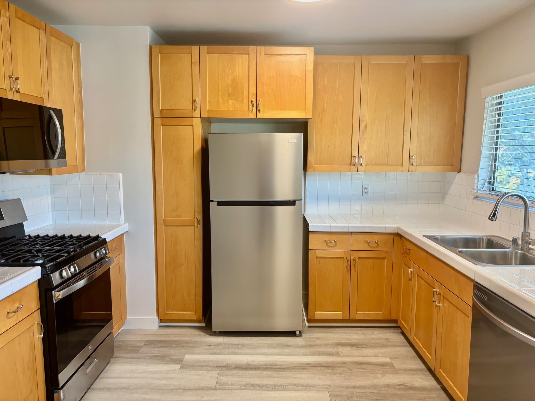 West Hollywood Multiplex: 808-812 Westmount Drive