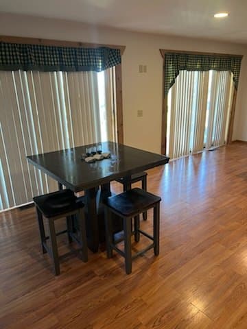 Warrens Multiplex: 466 B Overlook Ct