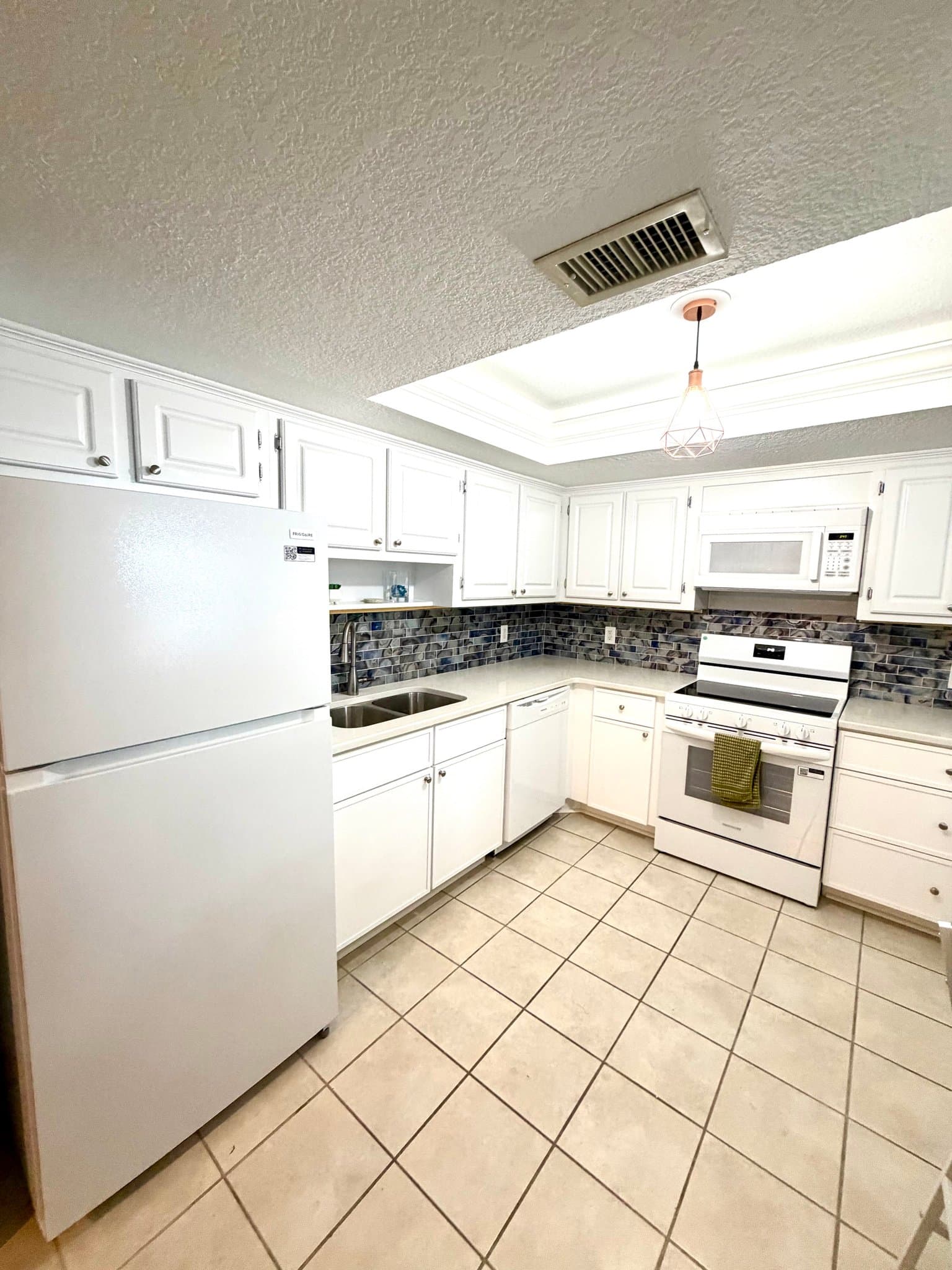 South Pasadena Condo: 1859 Shore Drive S