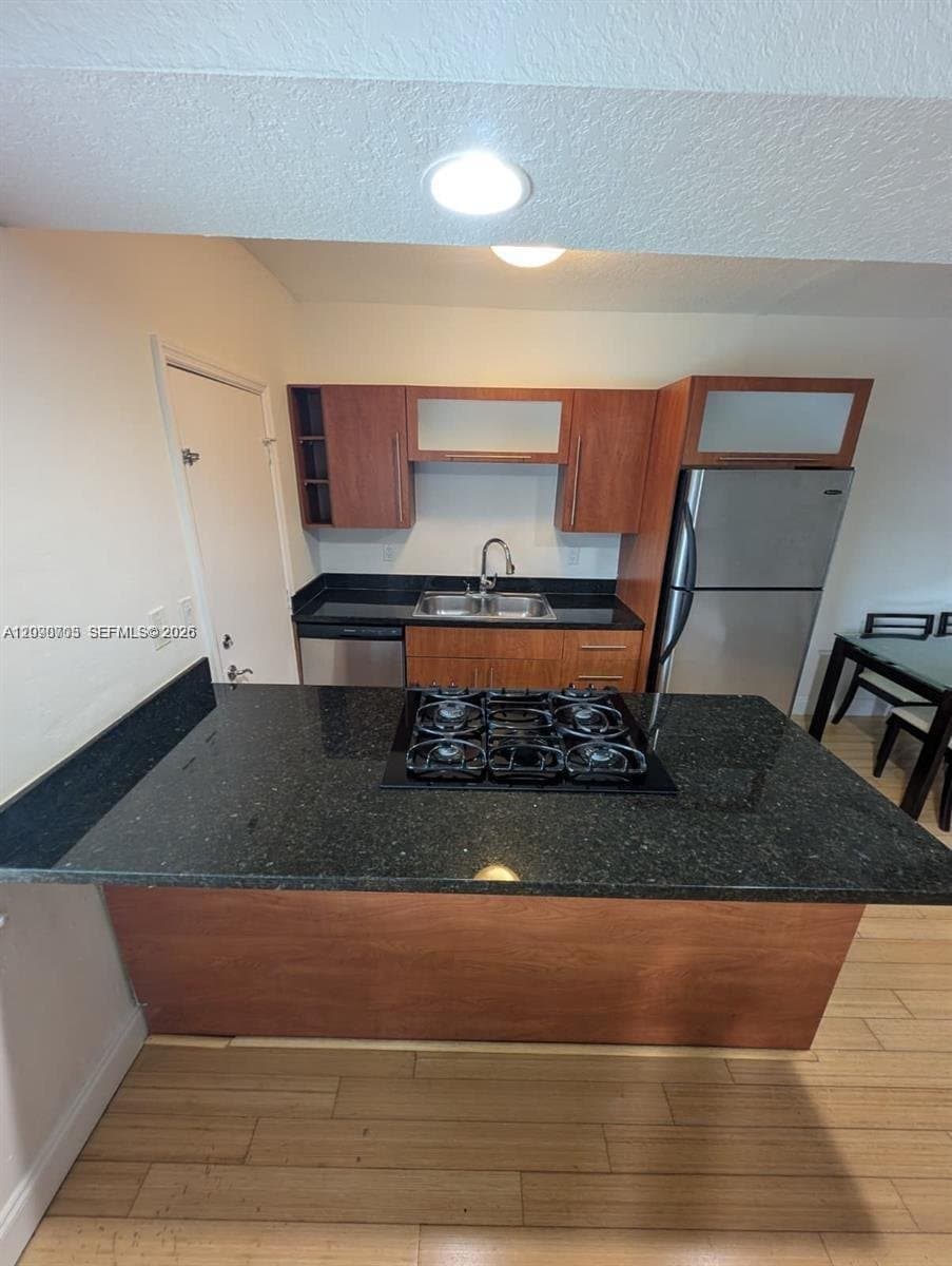 BAY HARBOR ISLANDS Condo: 10101 W Bay Harbor Dr