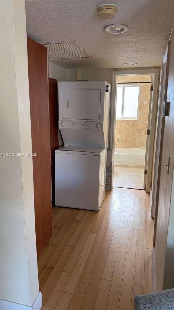 BAY HARBOR ISLANDS Condo: 10101 W Bay Harbor Dr