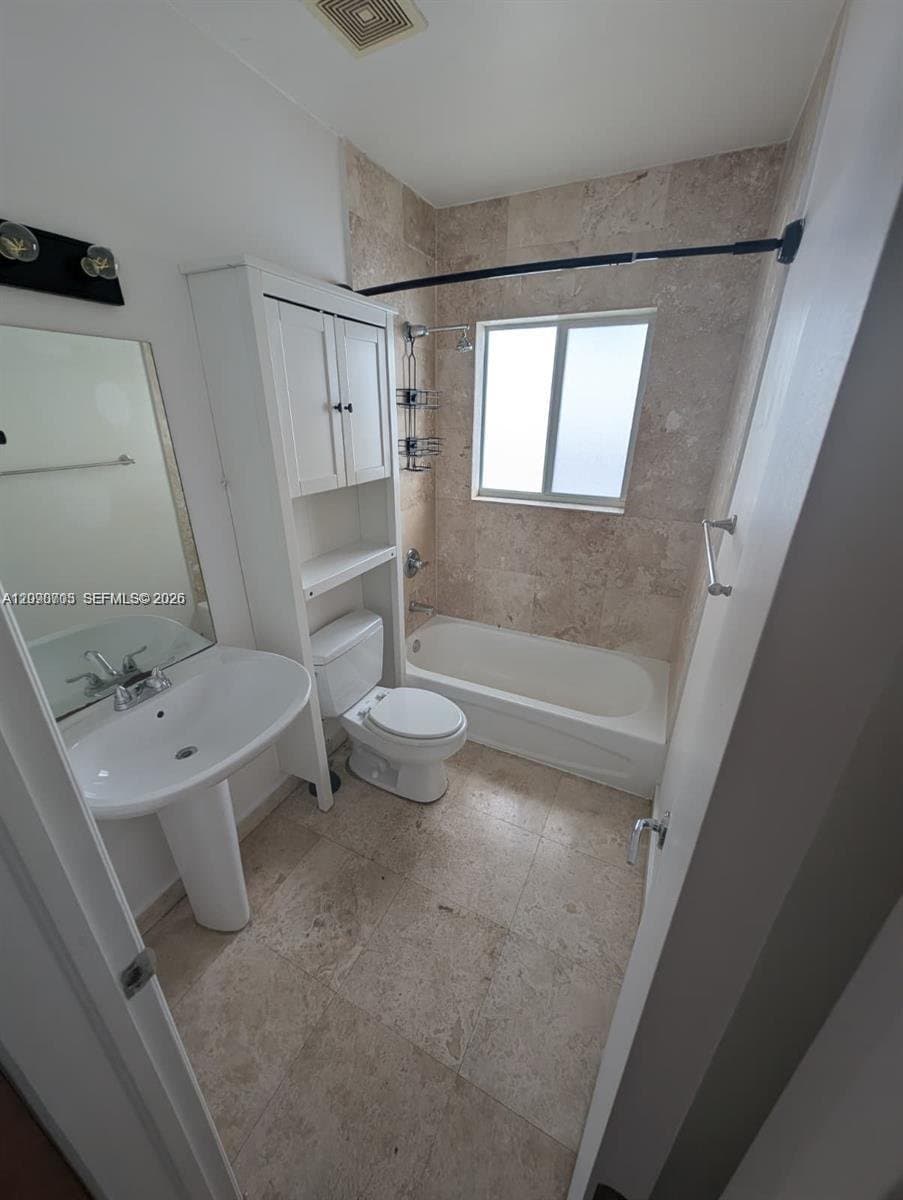 BAY HARBOR ISLANDS Condo: 10101 W Bay Harbor Dr