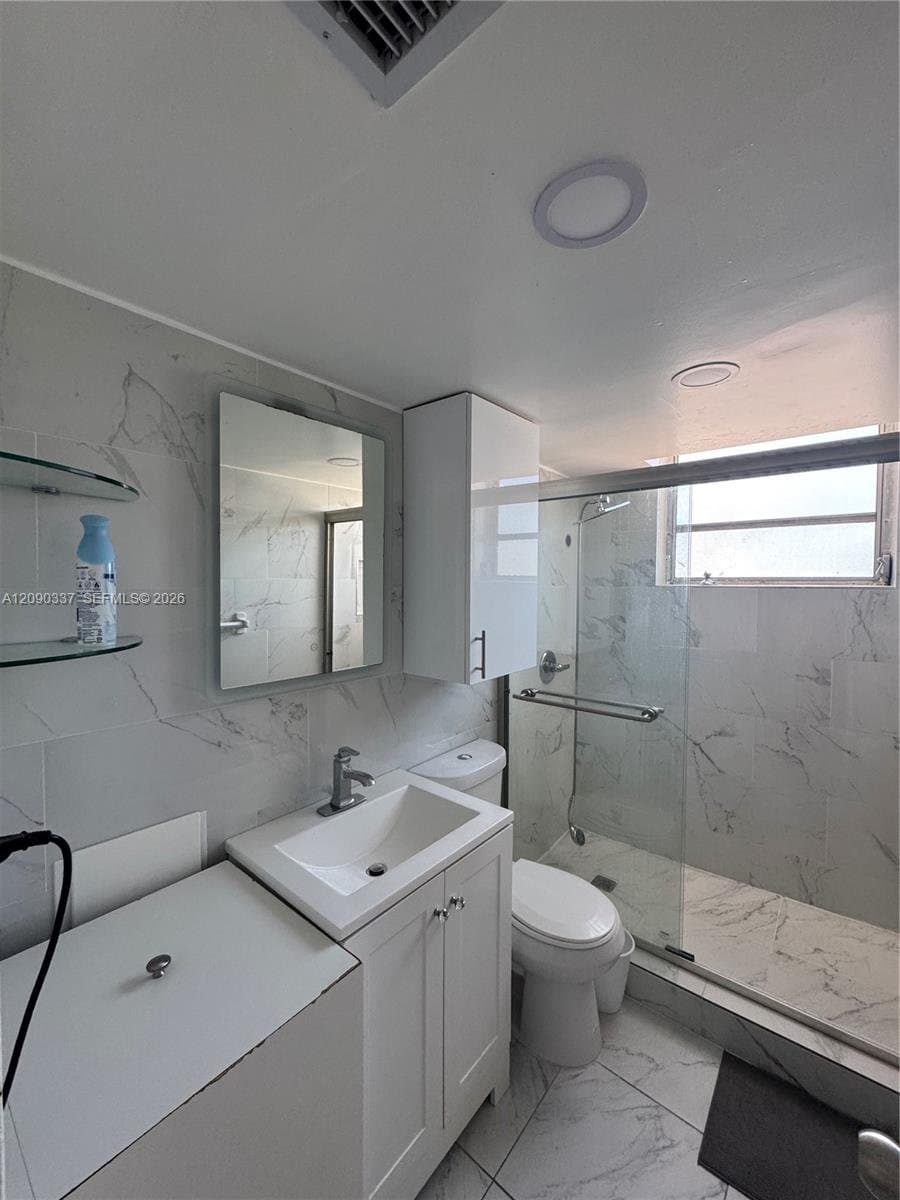 Miami Beach Condo: 244 79th St