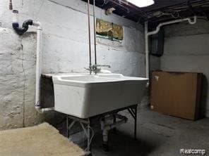 Hamtramck House: 2655 Whalen