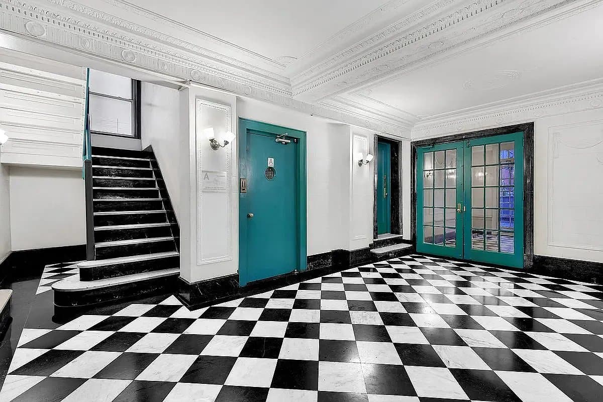 New York Apartment: 117 West 13th Street
